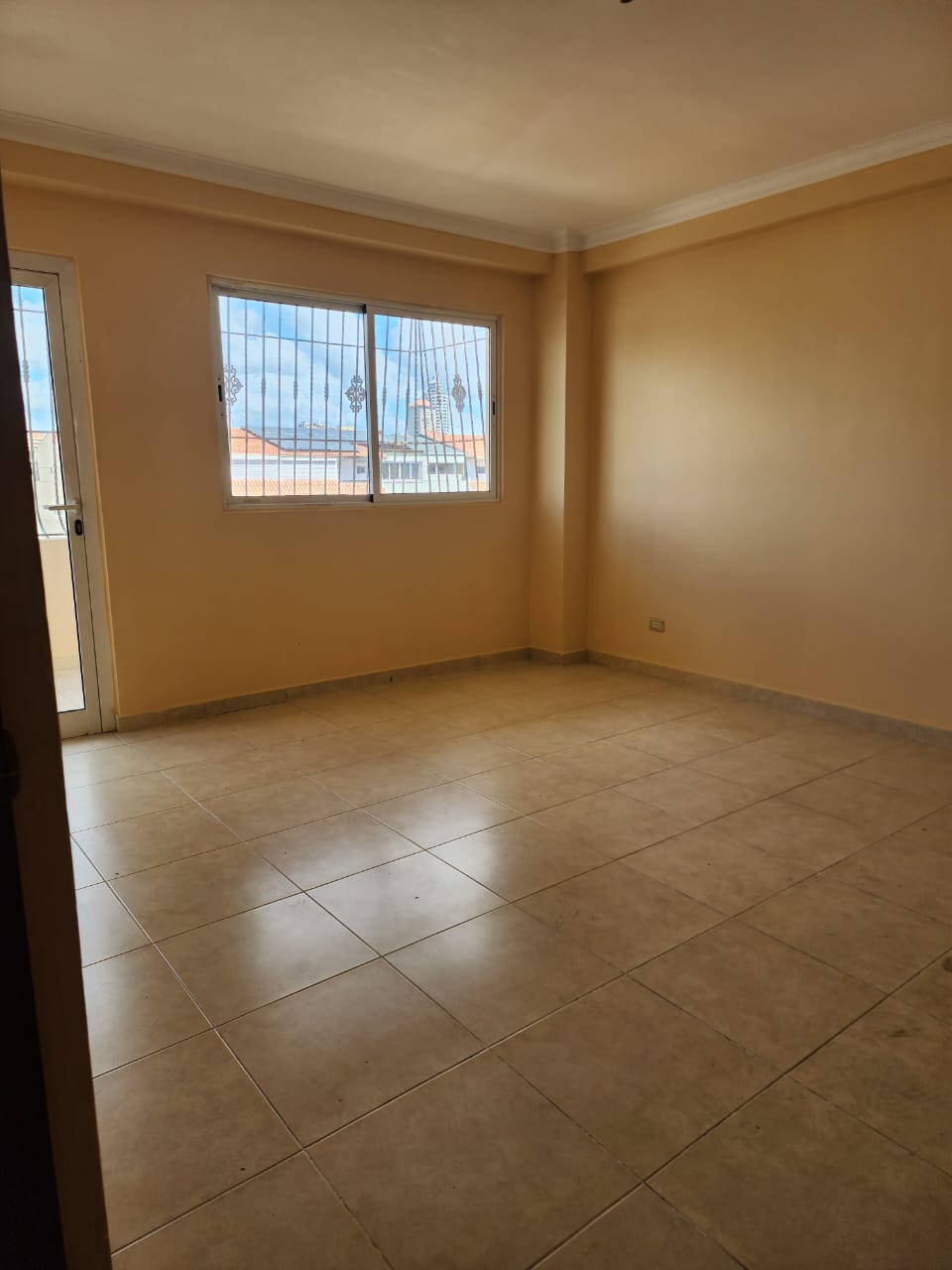 SE VENDE AMPLIO APARTAMENTO a TIPO PH  CON VISTA AL MAR EN AVENIDA IND Foto 7283858-9.jpg