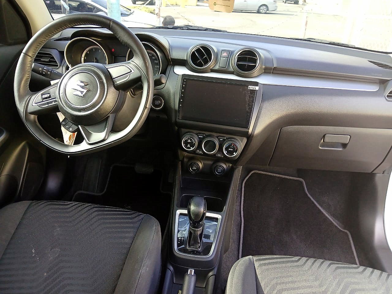 SUZUKI SWIFT 2024 BLANCA con 3 mil kms garantia de la casa Foto 7285606-6.jpg