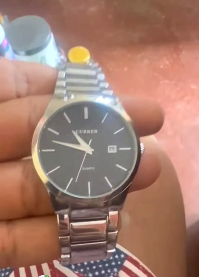 Reloj Curren ace/inox Cristal mineral fechero 1 m Garantia Foto 7286176-4.jpg