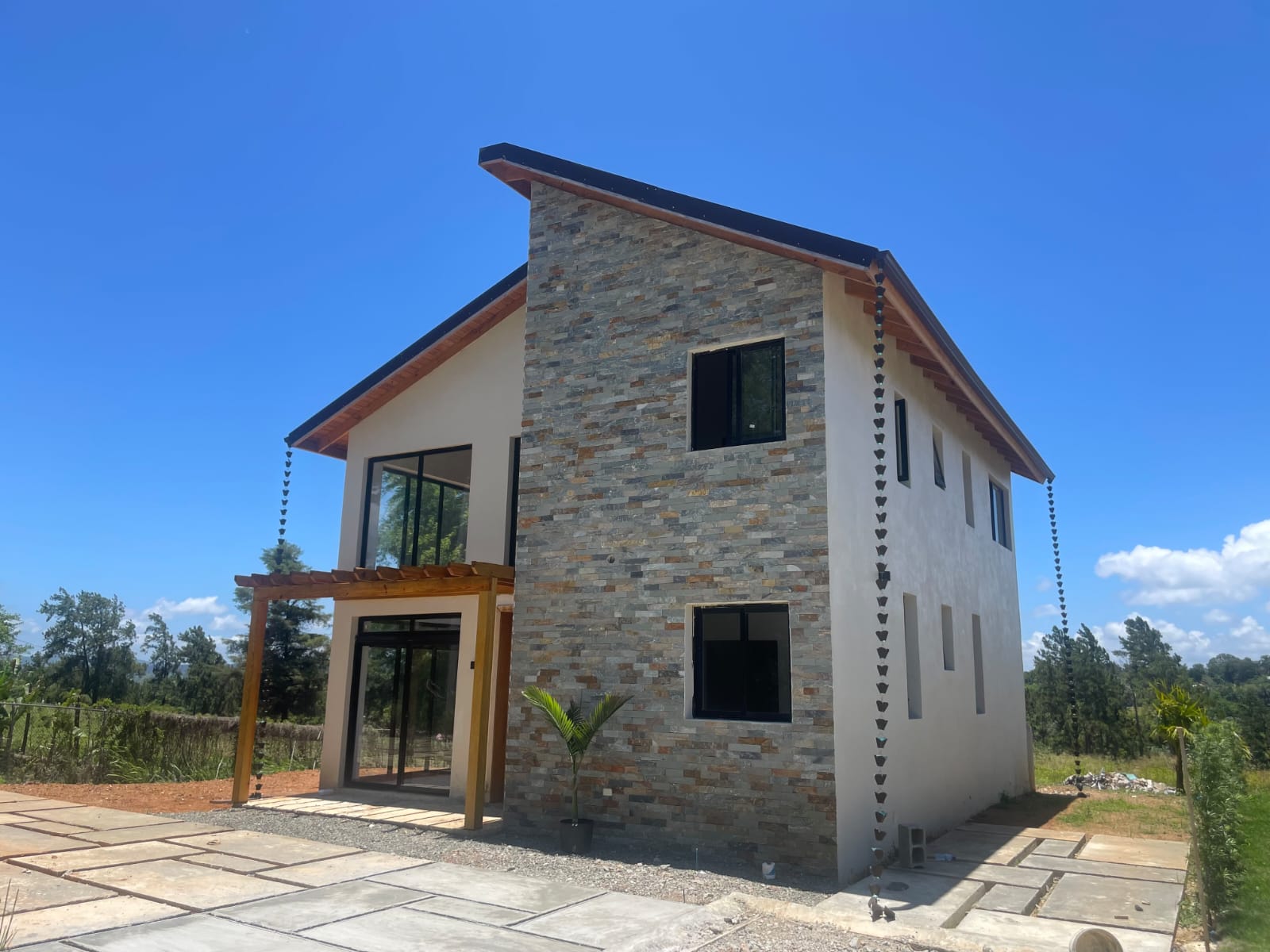 Vendo Hermosa Villa 2 Niveles en SABANETA  JARABACOA 770 Mts.2 PROXIMO Foto 7286597-10.jpg