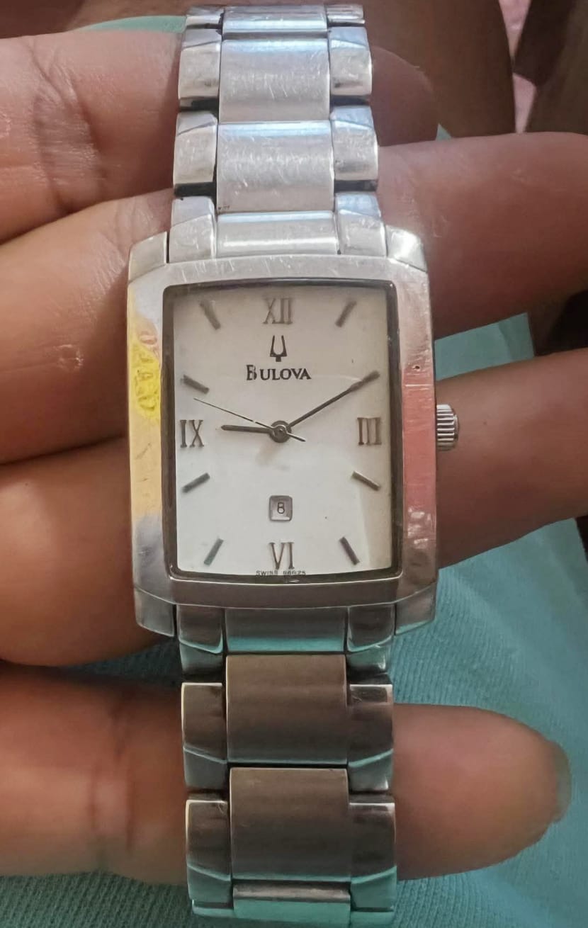 Reloj Bulova cuarzo japonés Ac/Inox fechero Usado Foto 7288525-1.jpg