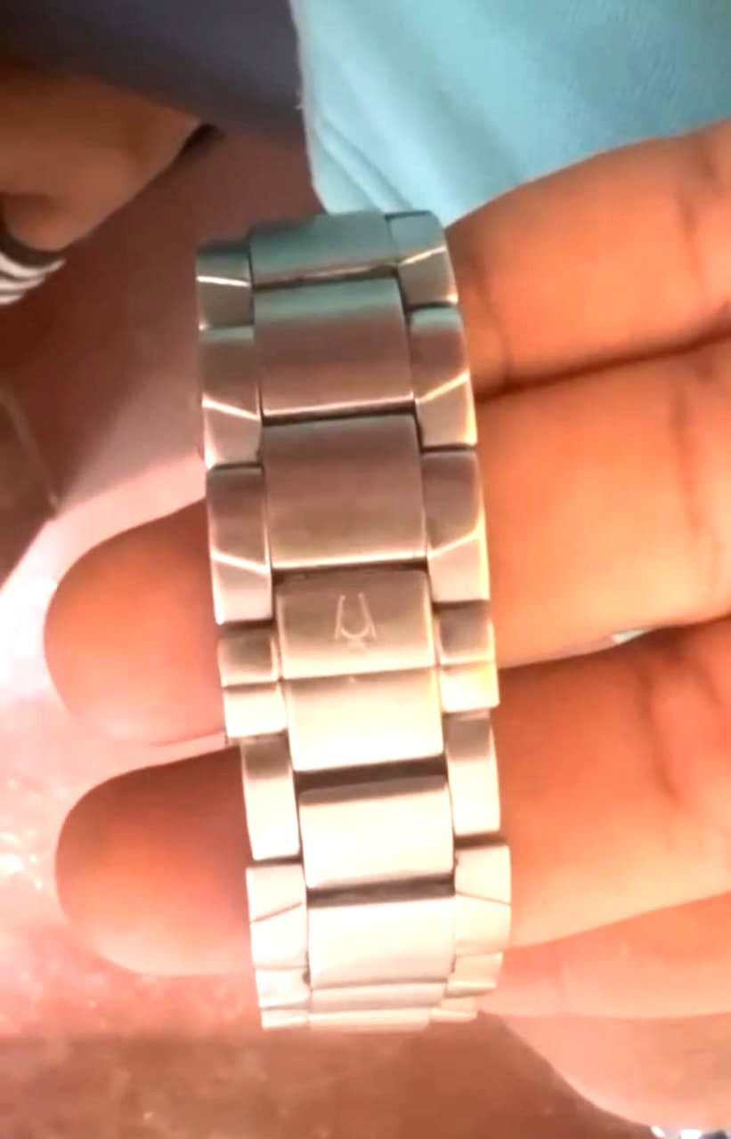 Reloj Bulova cuarzo japonés Ac/Inox fechero Usado Foto 7288796-3.jpg