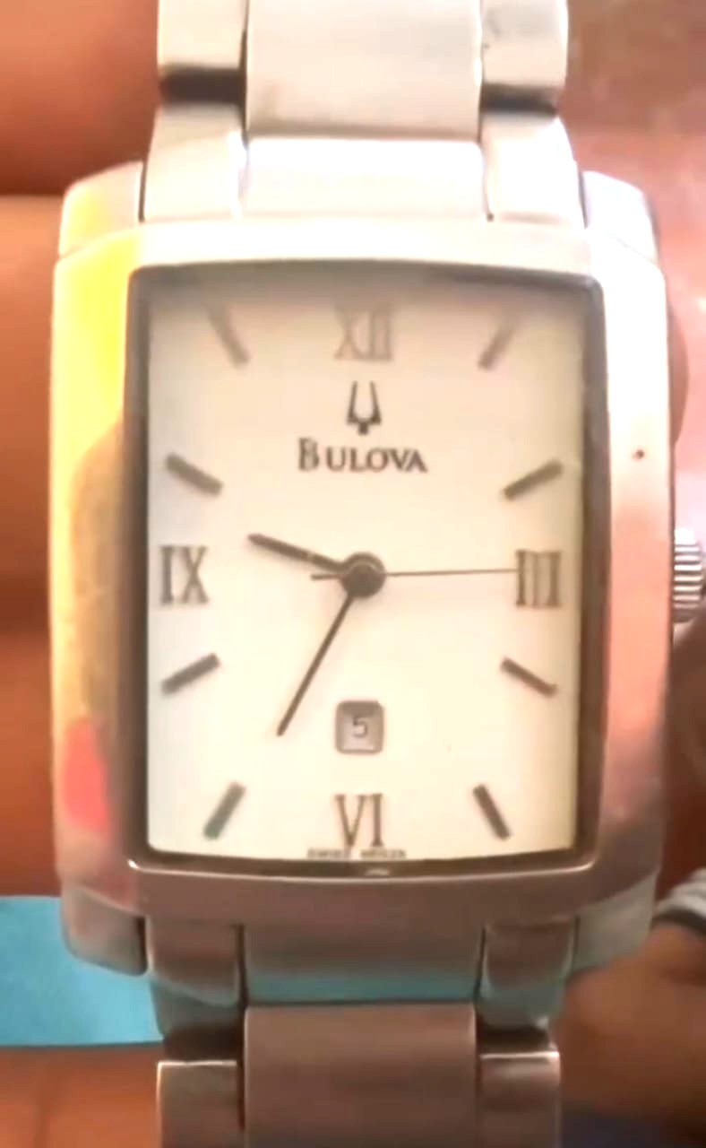 Reloj Bulova cuarzo japonés Ac/Inox fechero Usado Foto 7288928-3.jpg