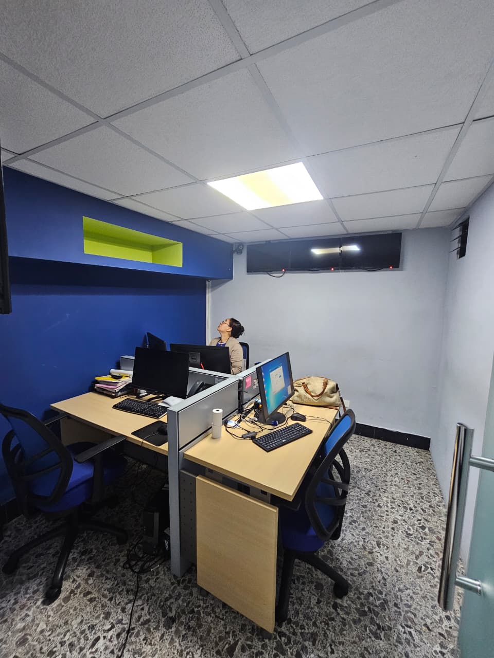 ALQUILO Local Comercial en LA ESPERILLA 135 Mts.2 6 Oficinas LOBBY Foto 7290109-5.jpg