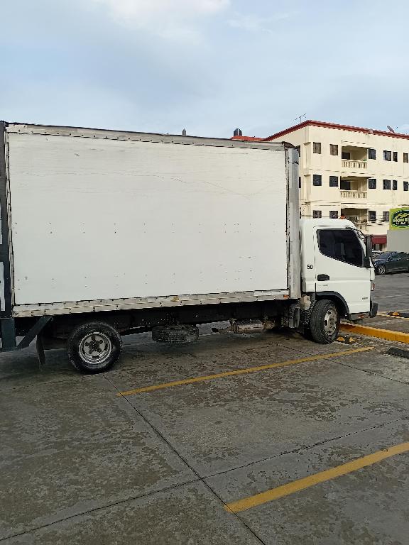 Mitsubishi fuso 2012 con traspaso incluido  en Duarte Foto 7291026-1.jpg