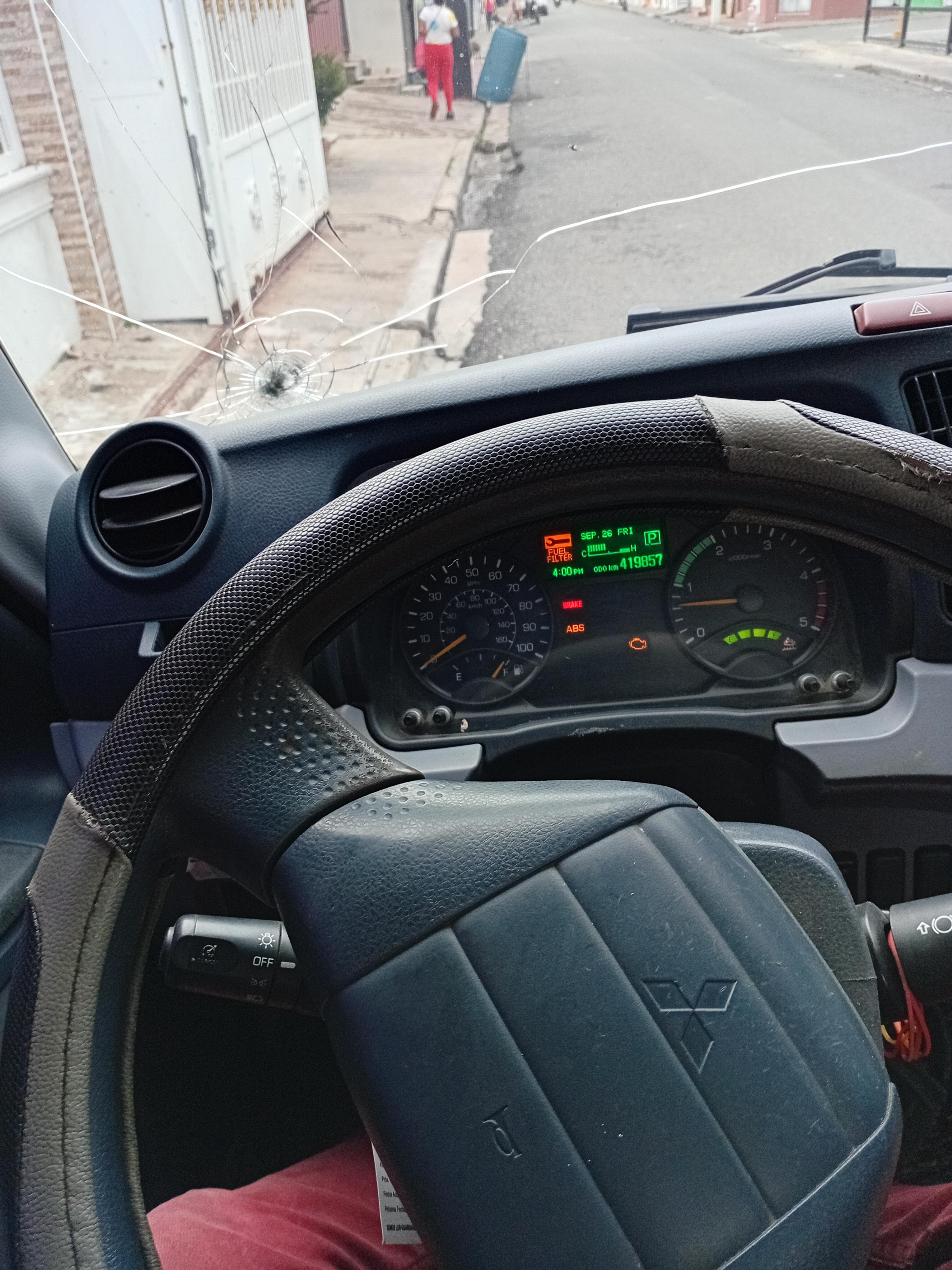 Mitsubishi fuso 2012 con traspaso incluido  en Duarte Foto 7291026-9.jpg