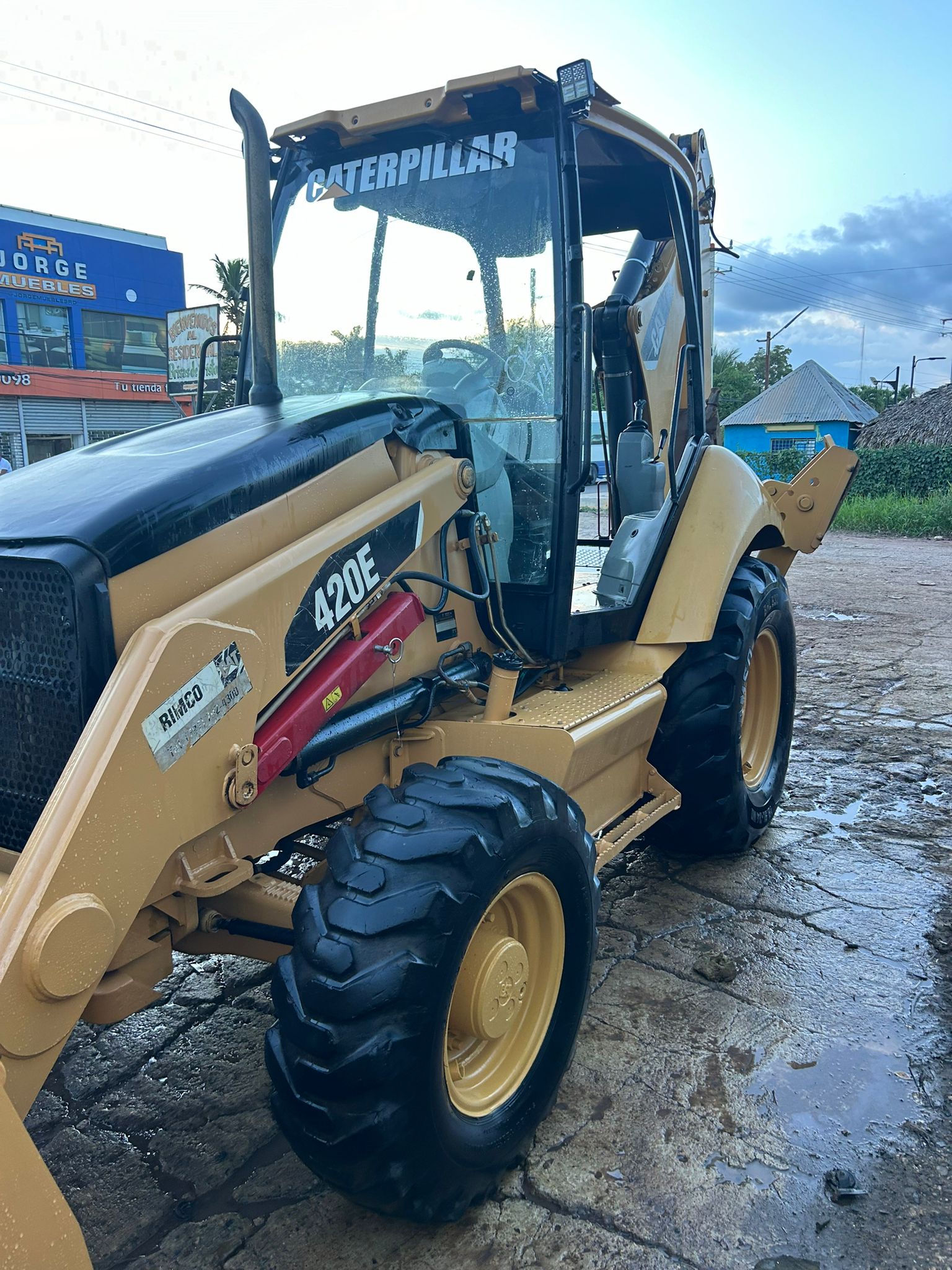 Caterpillar 420E 4x4 2009 en Monte Plata Foto 7291409-3.jpg