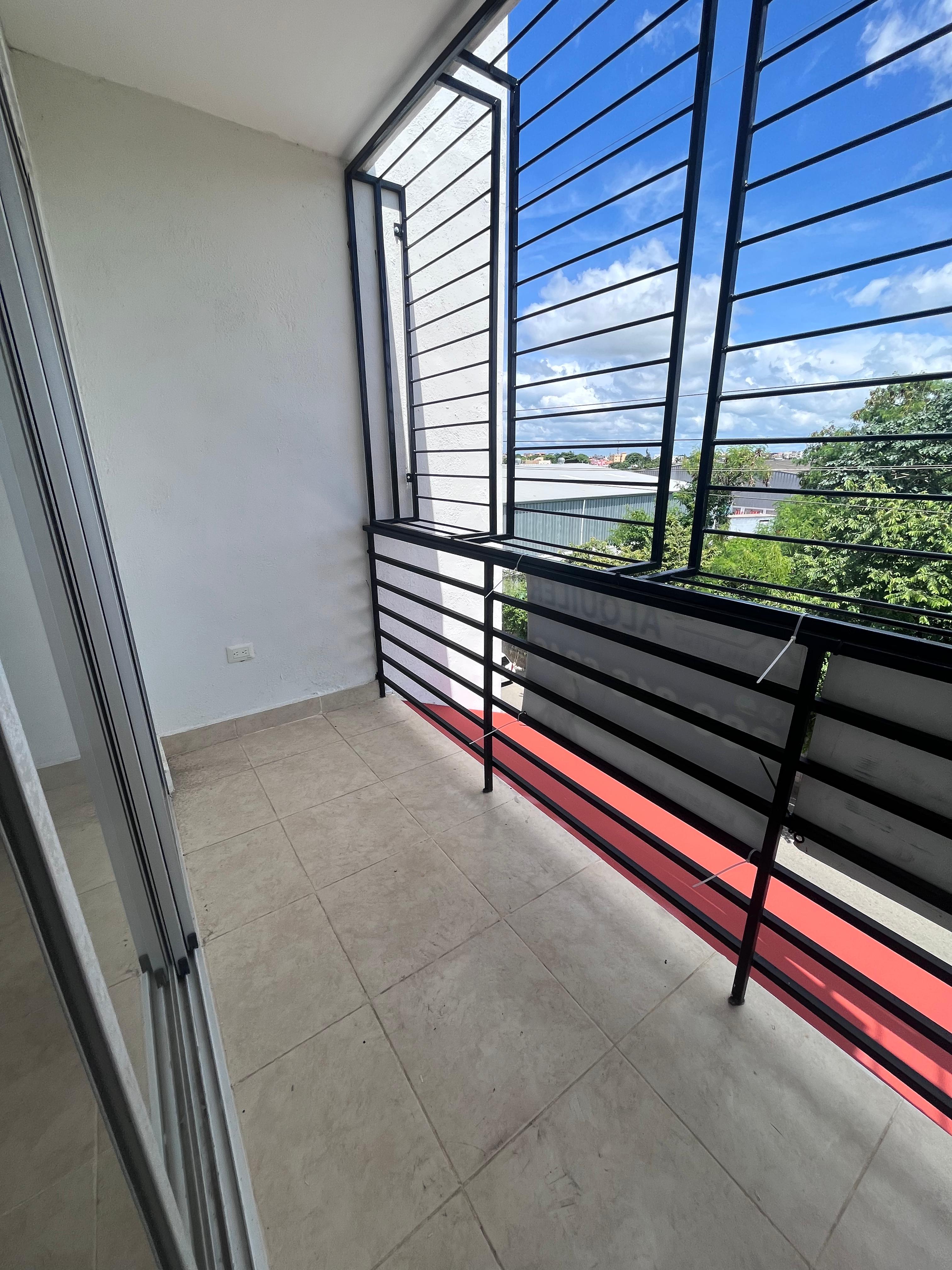 ???? Apartamento con Terraza Privada en Alquiler – La Avanzada San Isi Foto 7291644-3.jpg