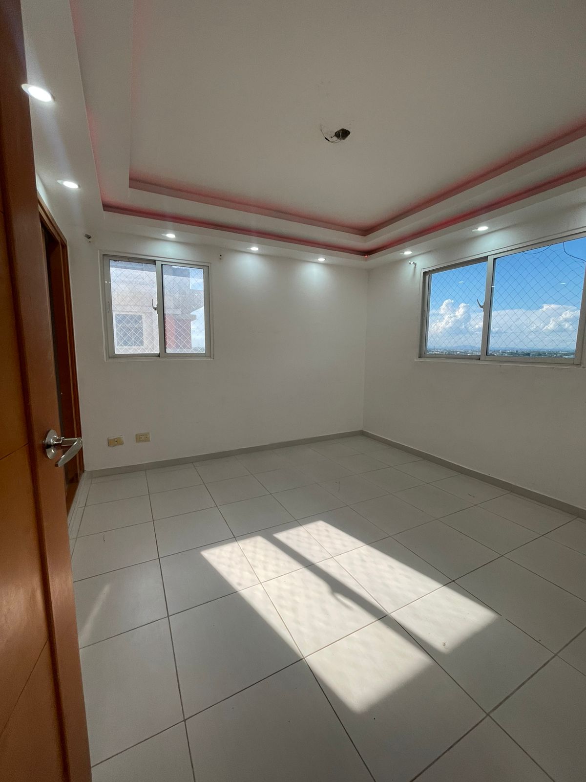 Apartamento en Venta en la Av. Charles de Gaulle. Foto 7292575-3.jpg