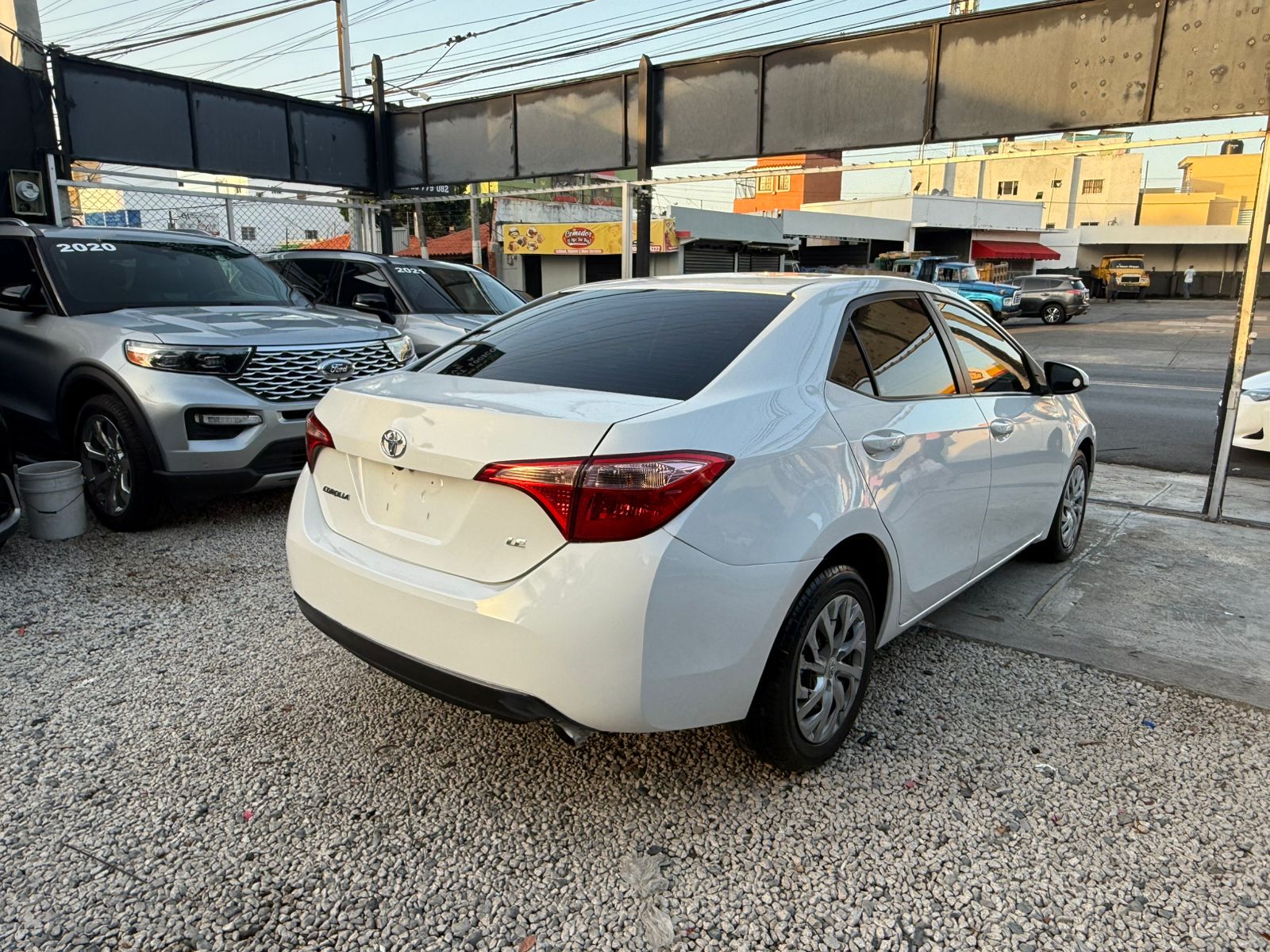 Toyota Corolla LE 2019  en Santo Domingo Este Foto 7293428-4.jpg
