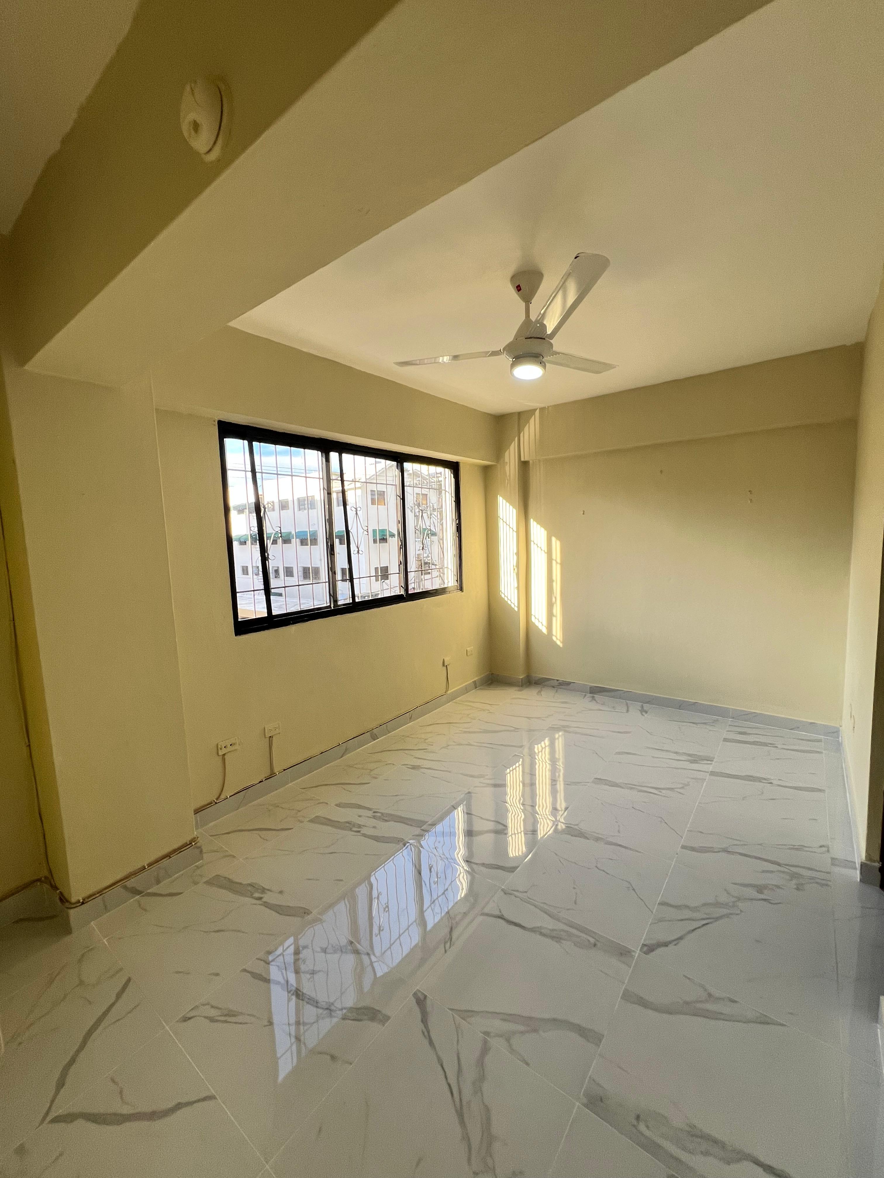Apartamento en Alquiler Evaristo Morales Santo Domingo Foto 7294313-5.jpg