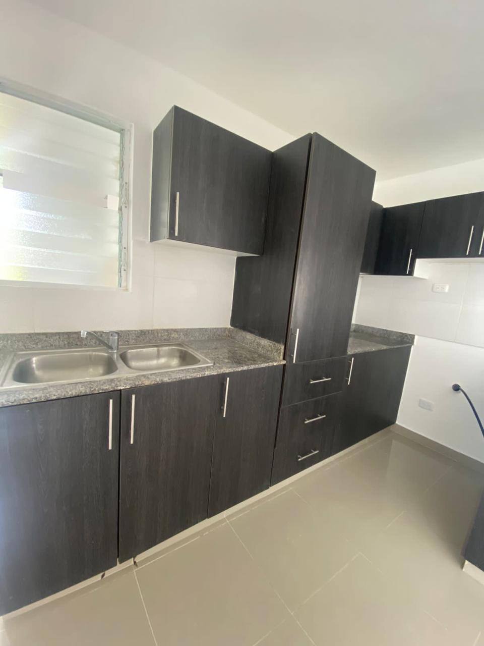 Acogedor apartamento listo para estrenar en la Av. Charles de Gaulle.  Foto 7301452-1.jpg