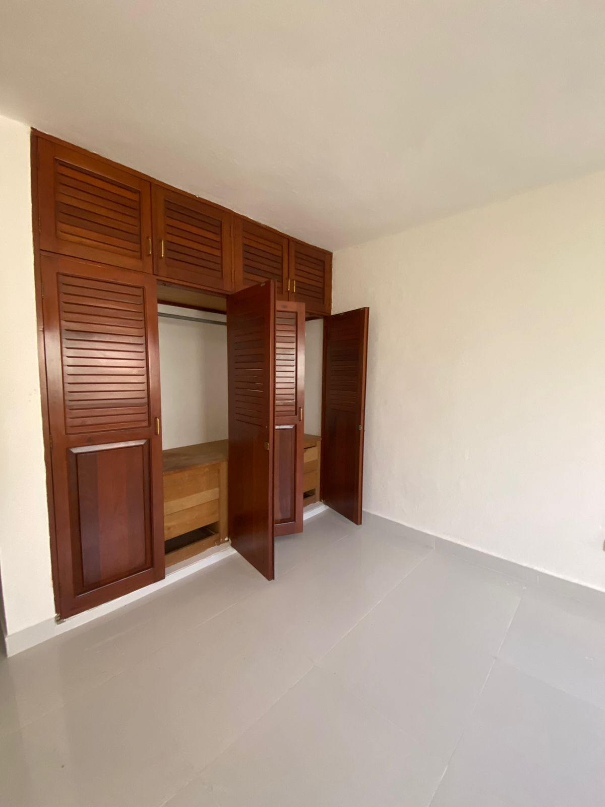 ALQUILO APTO REMODELADO EN BELLA VISTA SUR Foto 7302409-5.jpg
