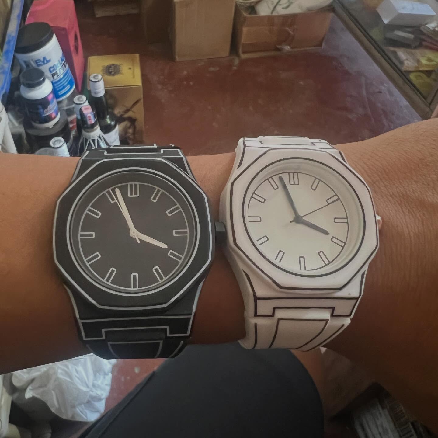 Reloj minimalista con diseño  bidimensional 2D pulsera de silicona caj Foto 7302675-1.jpg