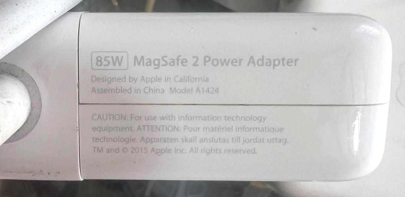 Cargador de MacBook MagSafe 2 de 85W original con su cable largo en ex Foto 7302994-2.jpg