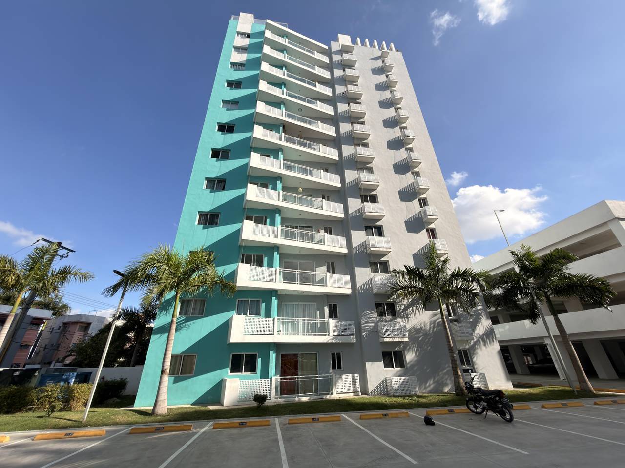 Apartamentos de tres habitaciones en la Avenida Jacobo Majluta Foto 7303506-1.jpg