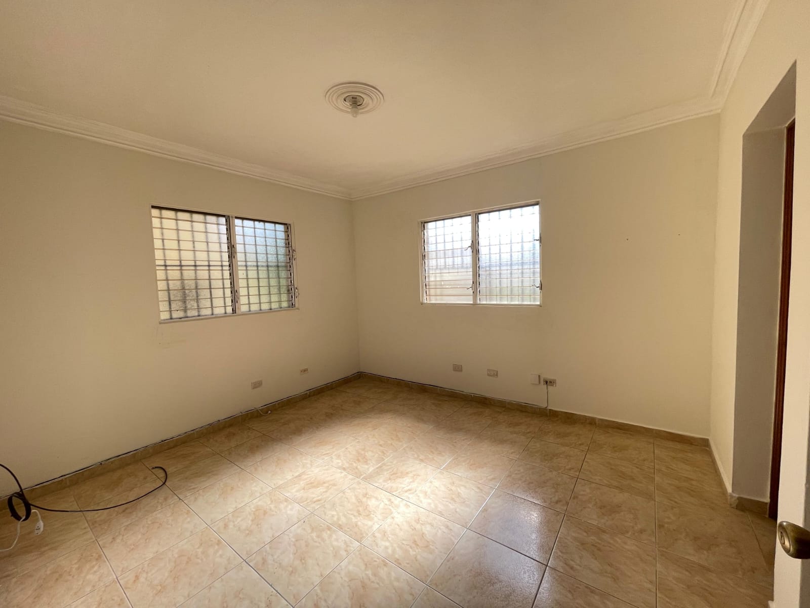 Amplio apartamento de 120 m en segundo piso con 2 balcones  Próximo a  Foto 7304861-1.jpg