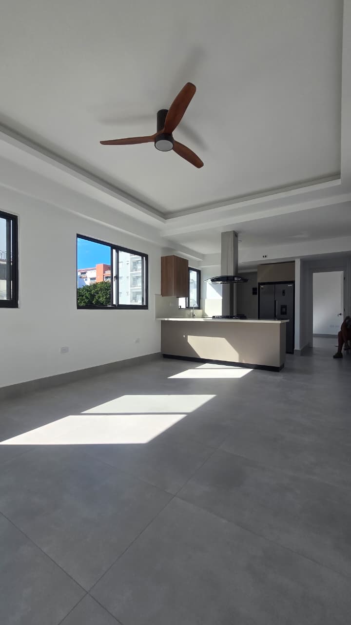 Elegante apartamento en renta en Evaristo Morales Santo Domingo Foto 7305398-1.jpg