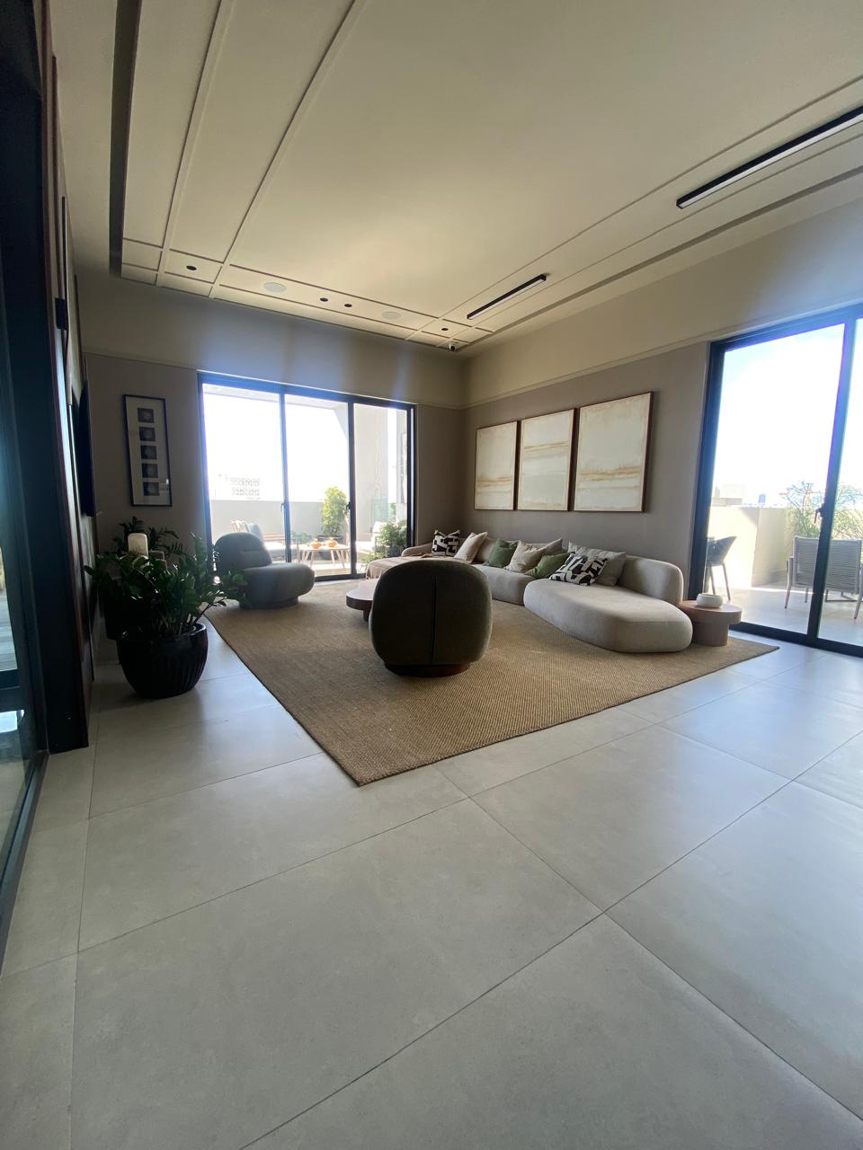 Elegante apartamento en renta en Evaristo Morales Santo Domingo Foto 7305400-8.jpg