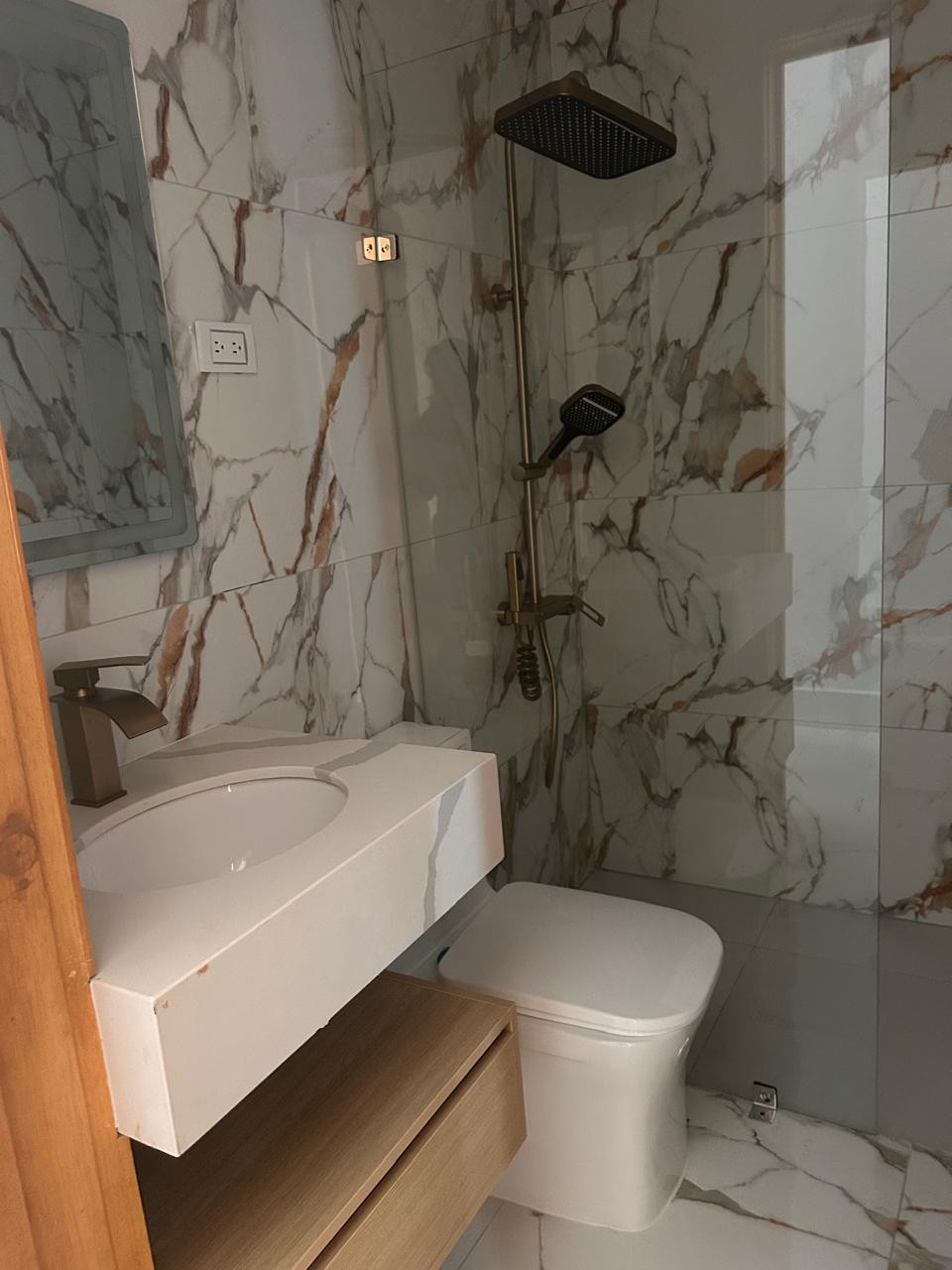 Moderno apartamento en venta en Alma Rosa Santo Domingo Este Foto 7305534-5.jpg