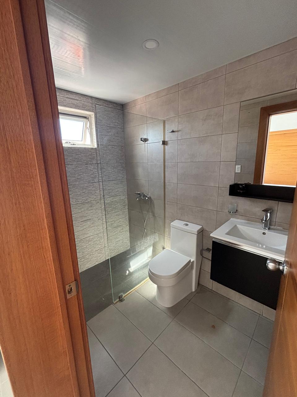 Alquiler de amplio apartamento en Torre en Bella Vista Foto 7307003-9.jpg
