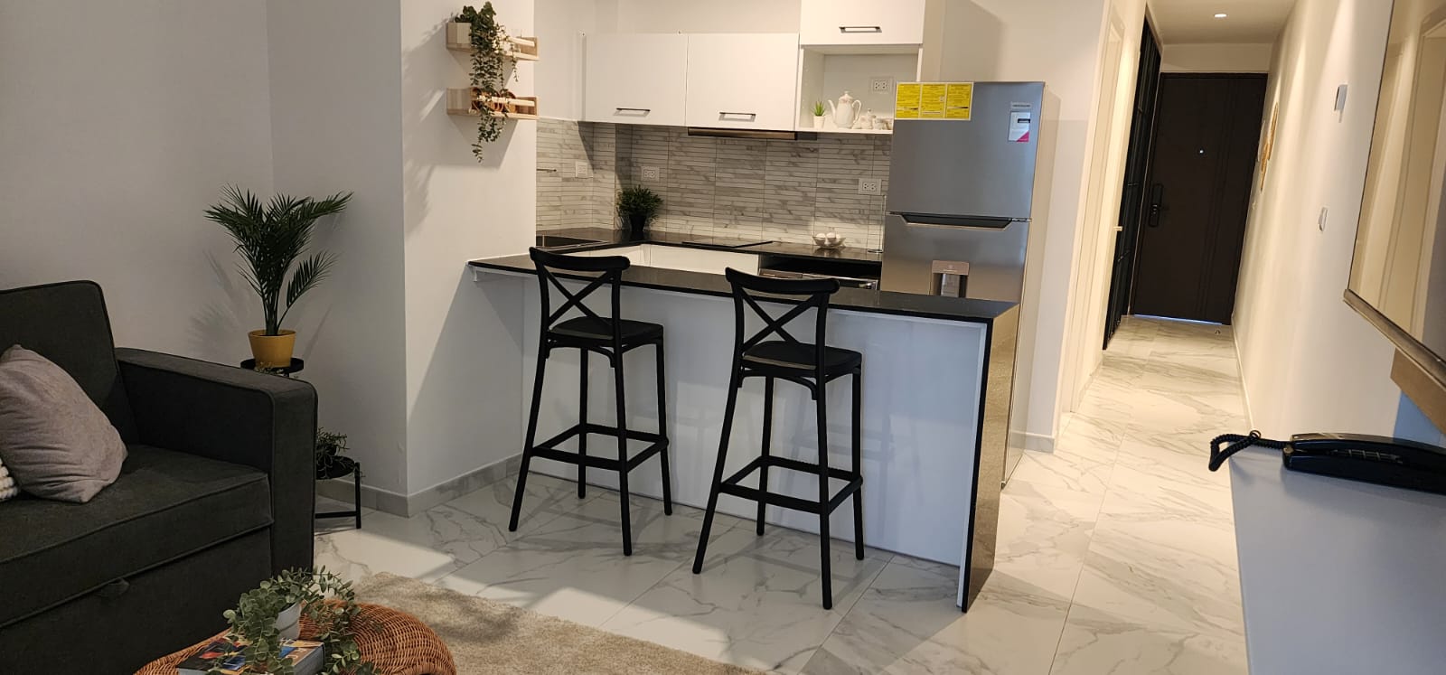 VENTA DE APARTAMENTO VACIO O AMUEBLADO DE 1 HAB. EN CANA BAY PUNTA CAN Foto 7307799-6.jpg