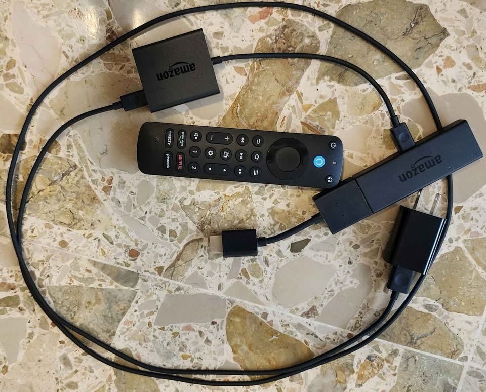  Vendo Fire TV Stick HD con control remoto pro Foto 7307800-1.jpg