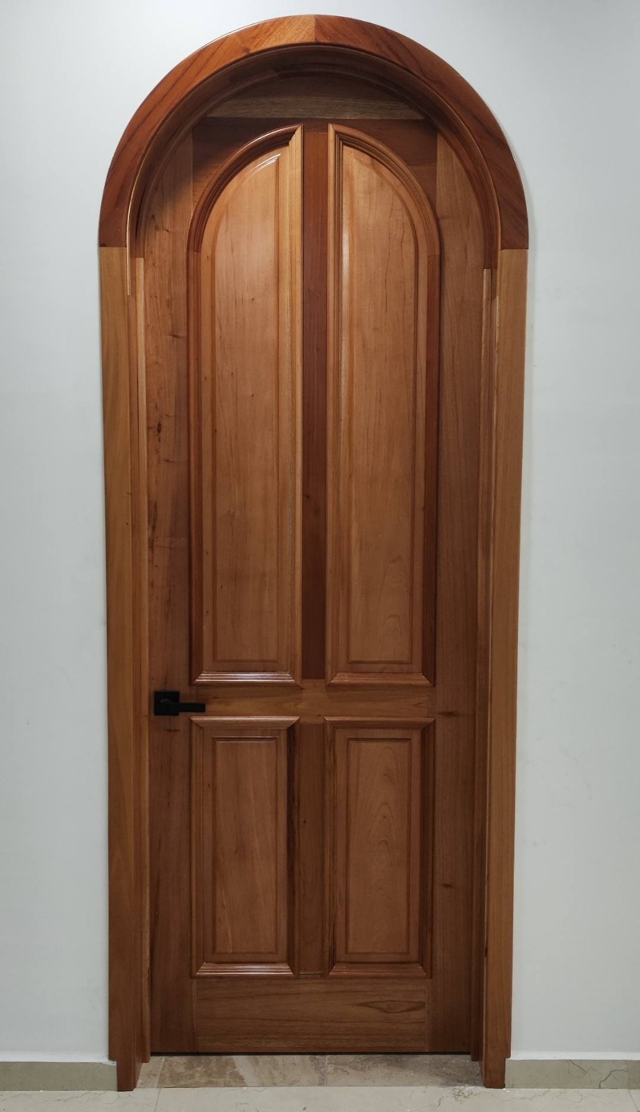Fabricantes de puertas en madera en Santo Domingo  Foto 7307985-1.jpg