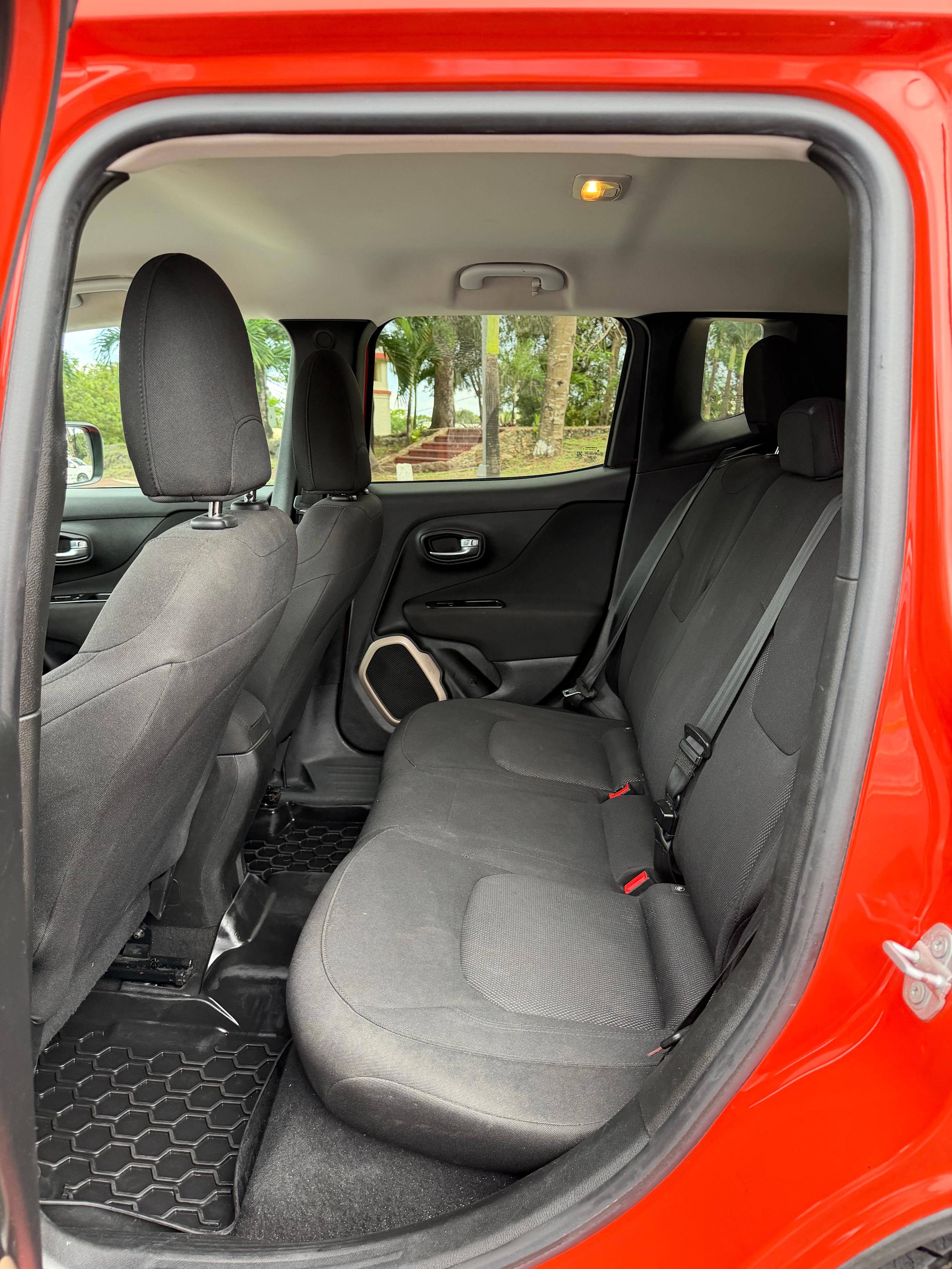 Jeep Renegade Sport 2017 4X4 impecable Foto 7310159-11.jpg