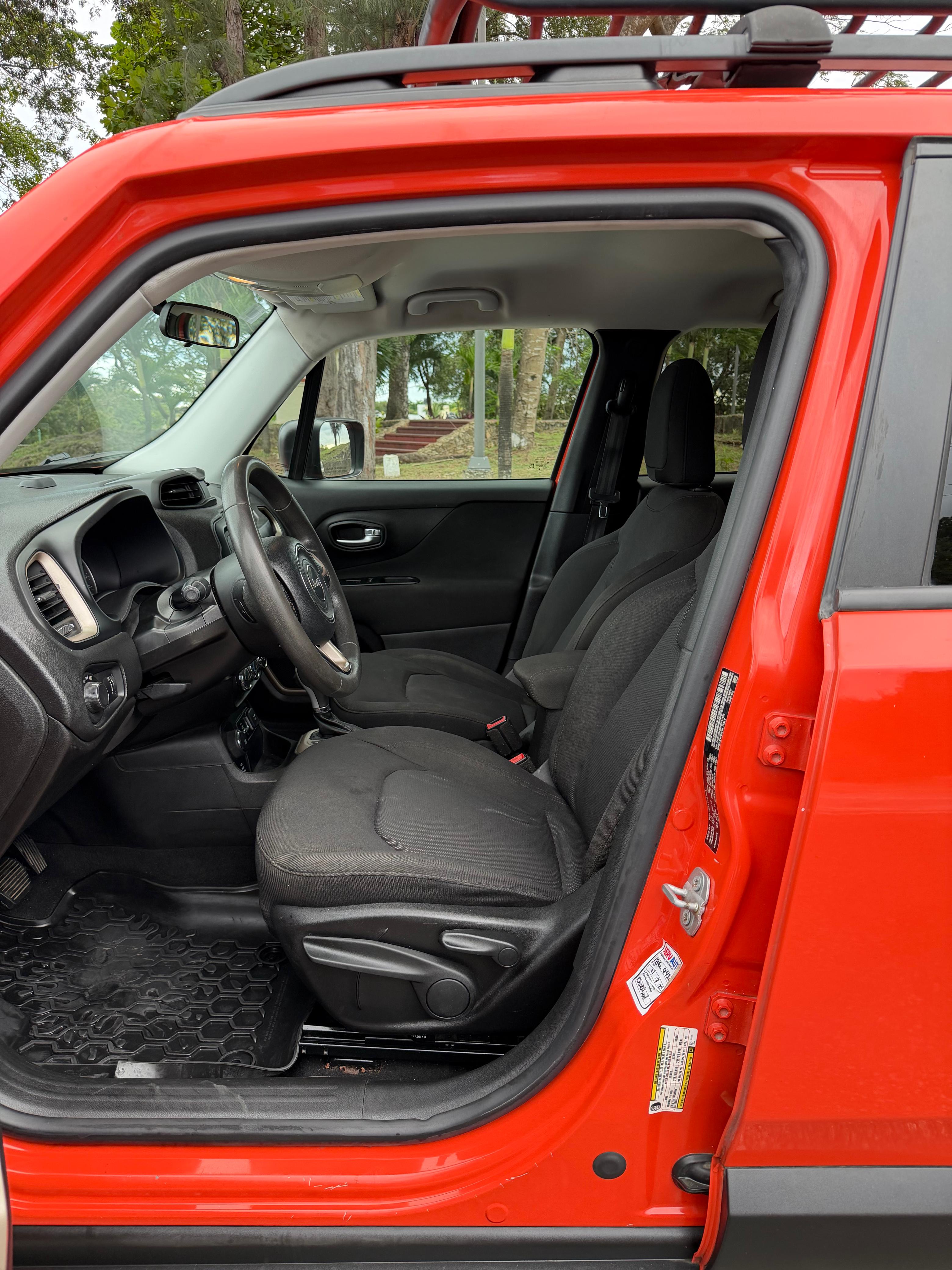 Jeep Renegade Sport 2017 4X4 impecable Foto 7310159-9.jpg