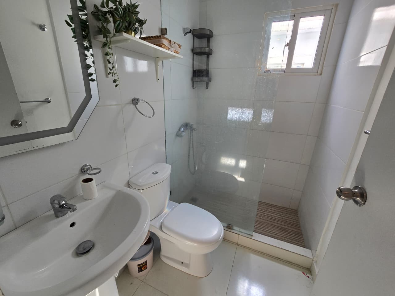 Apartamento con Terraza en Villas Naco Km 13 Autopista Duarte Foto 7312025-10.jpg
