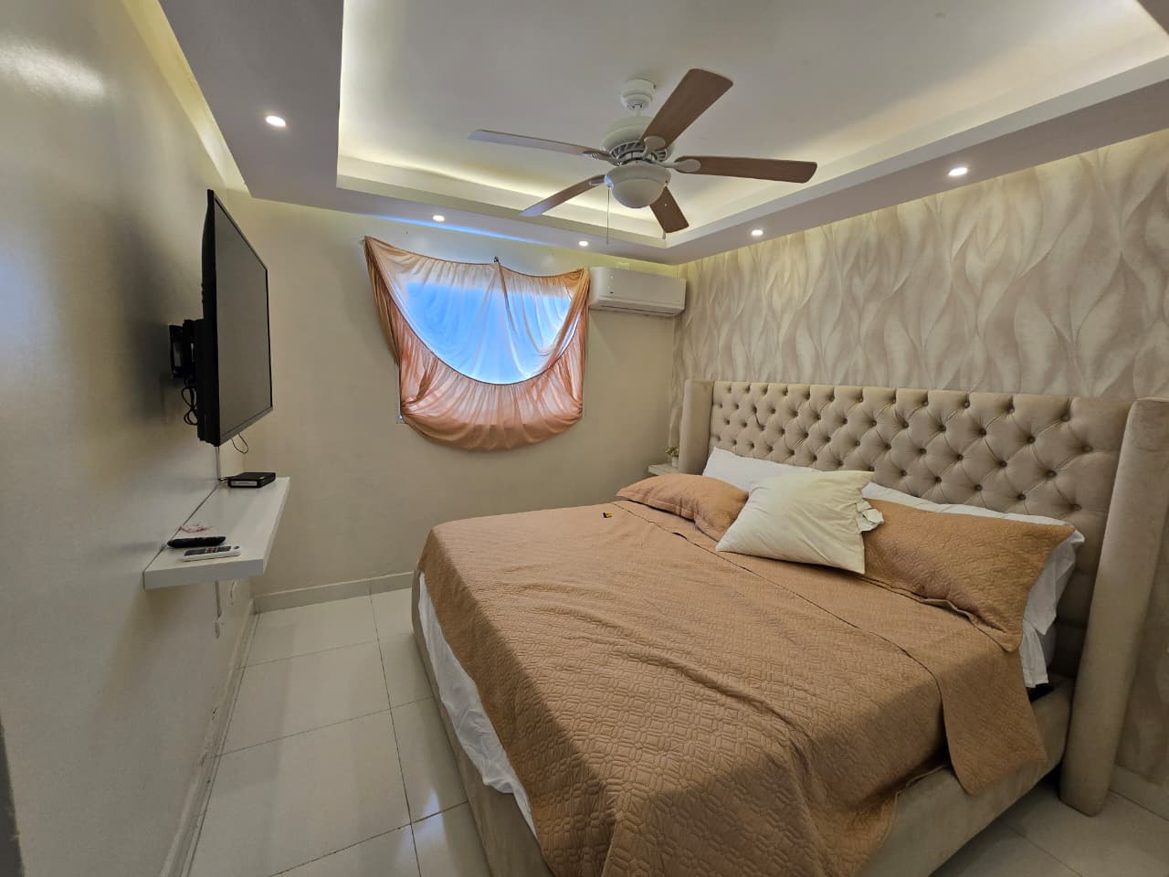 Apartamento con Terraza en Villas Naco Km 13 Autopista Duarte Foto 7312025-2.jpg