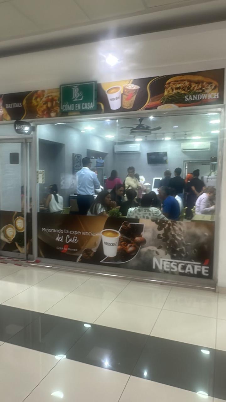 Oportunidad de Inversión – PUNTO COMERCIAL EN VENTA  Plaza Naco RESTAU Foto 7312652-4.jpg
