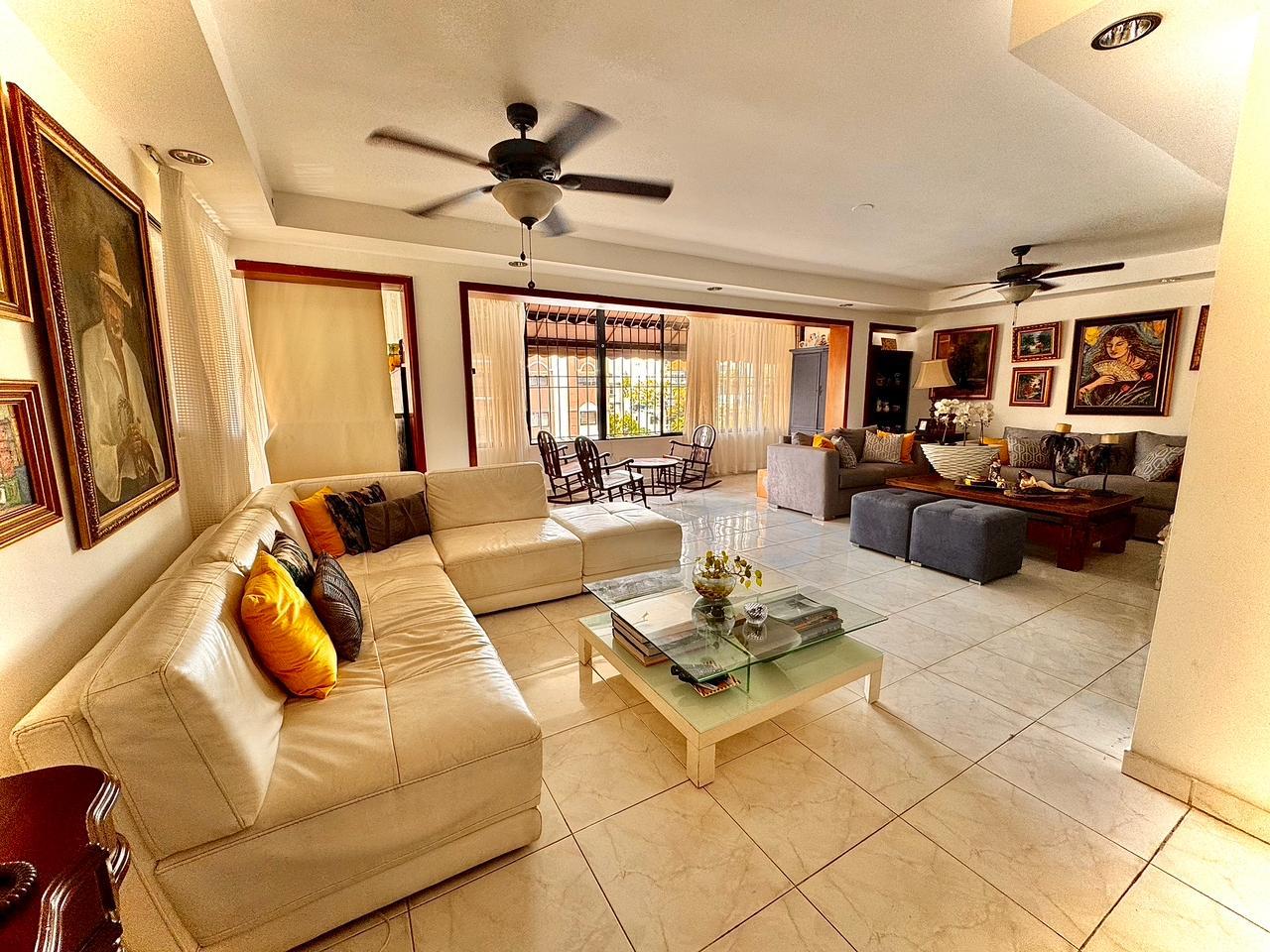 Apartamento de 4 Habitaciones en Venta en la Urbanización Real.  Foto 7312959-10.jpg
