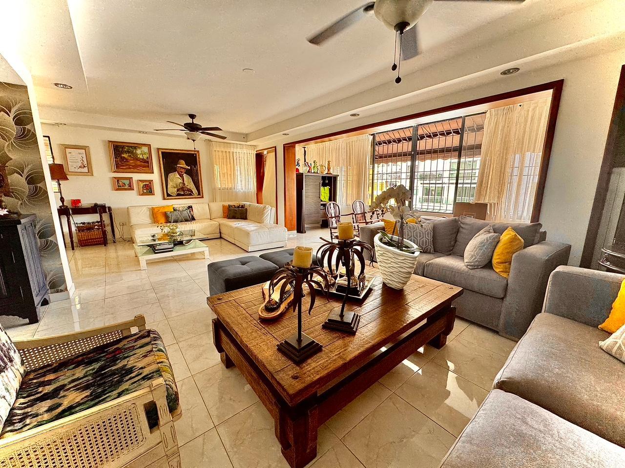 Apartamento de 4 Habitaciones en Venta en la Urbanización Real.  Foto 7312959-11.jpg