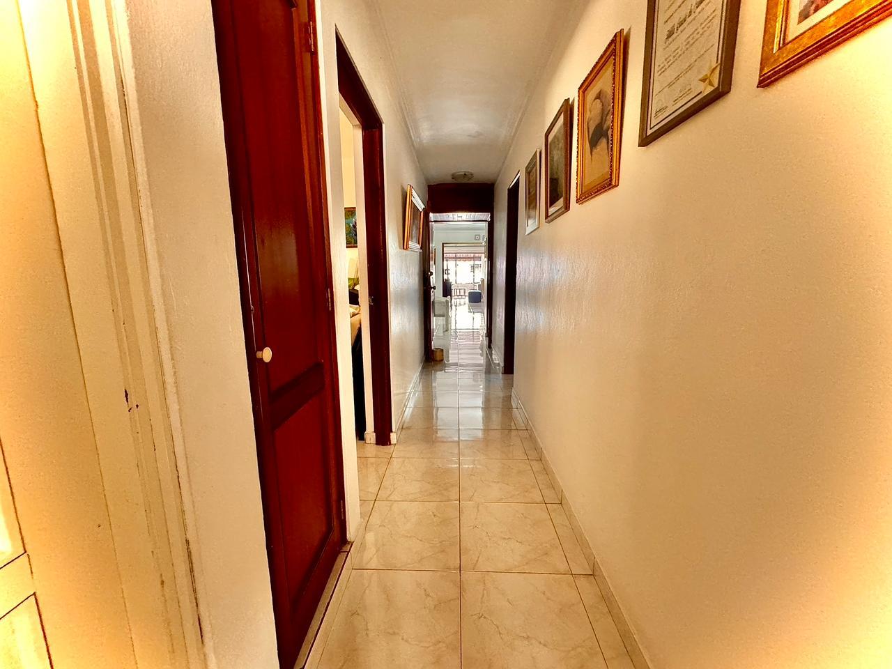 Apartamento de 4 Habitaciones en Venta en la Urbanización Real.  Foto 7312959-12.jpg