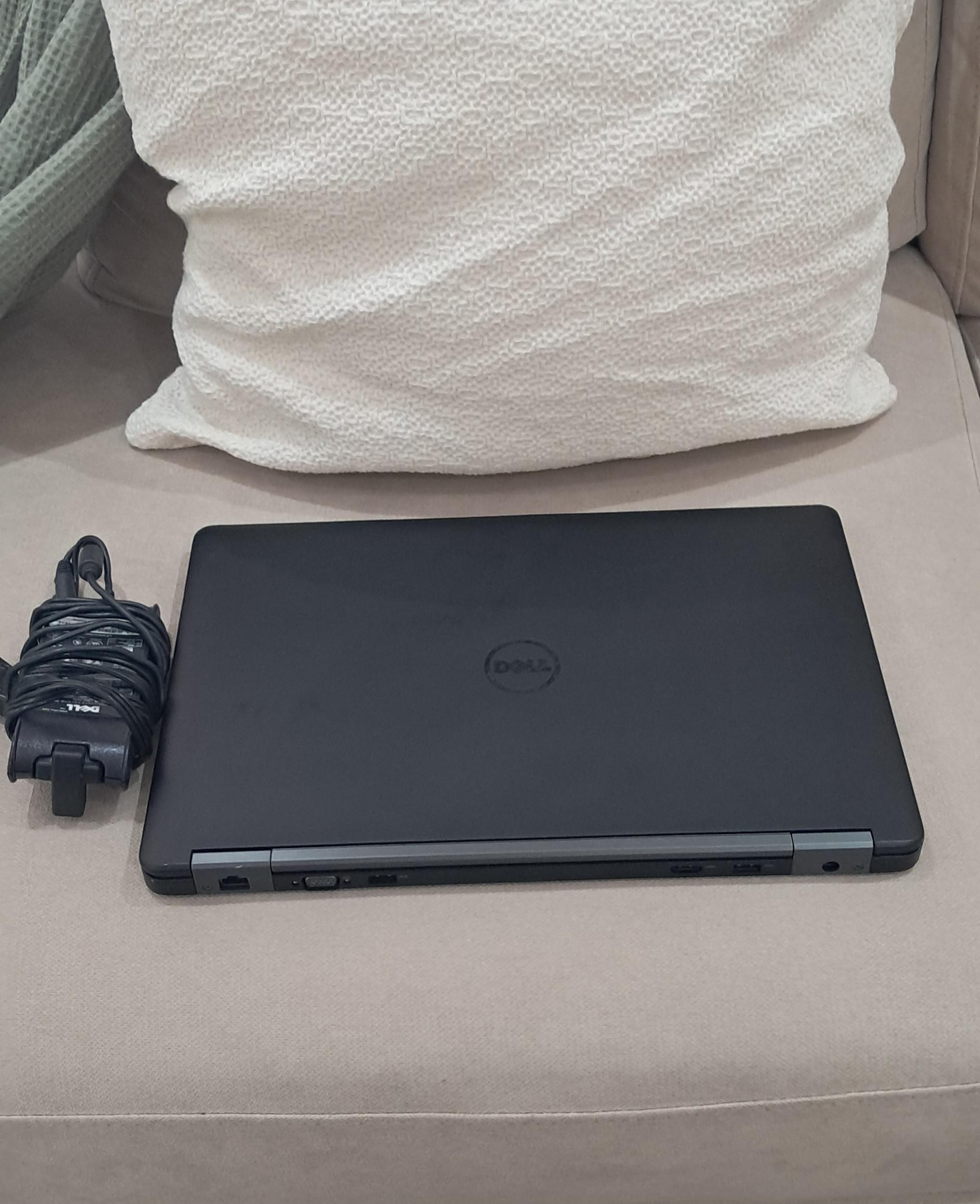 Laptop Dell 16GB 256GB SSD i5 2.3Ghz E5550 Foto 7313486-3.jpg