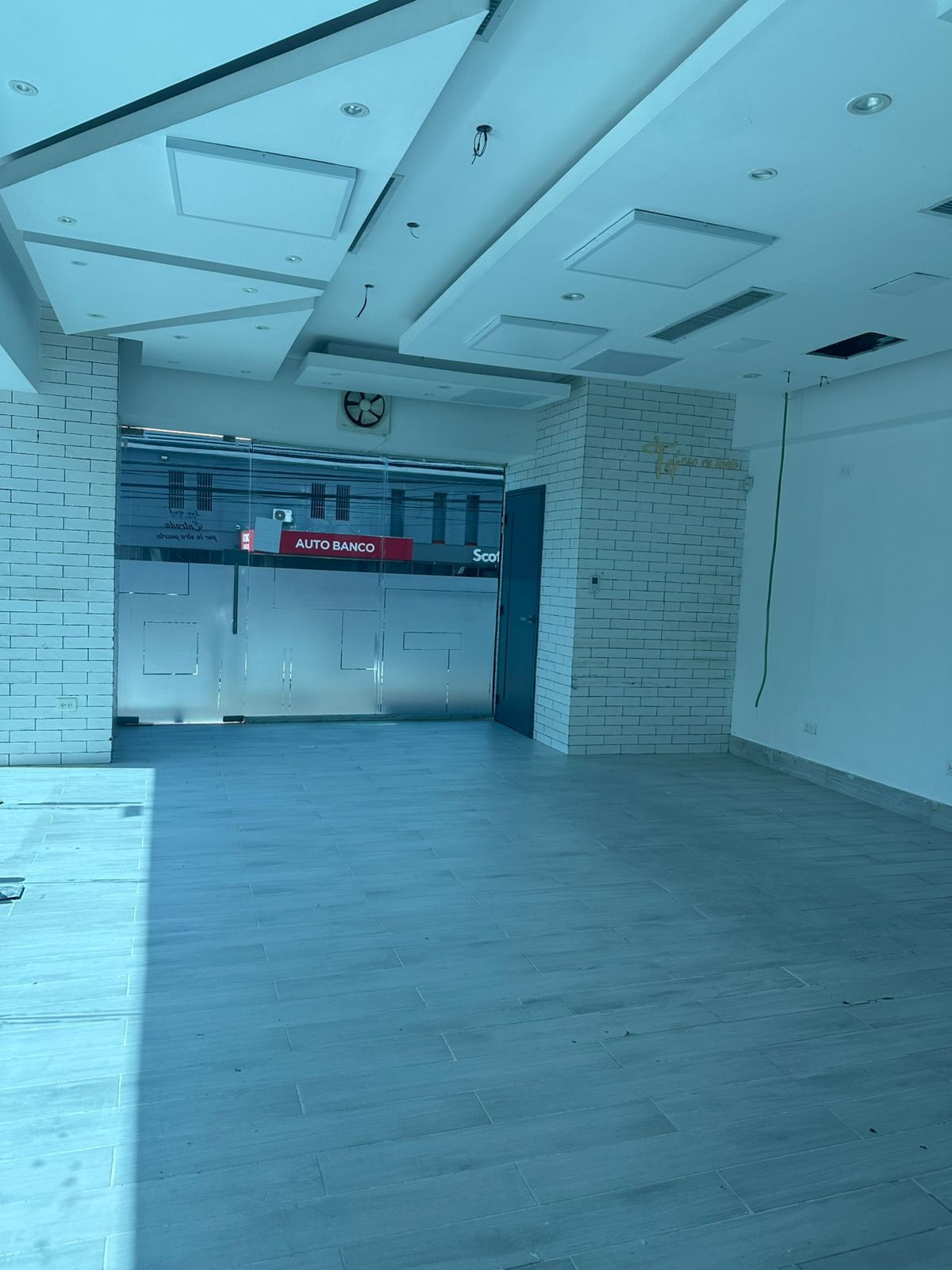 Local Comercial en Alquiler – El Millón Ideal para Salón de Belleza Es Foto 7313529-9.jpg