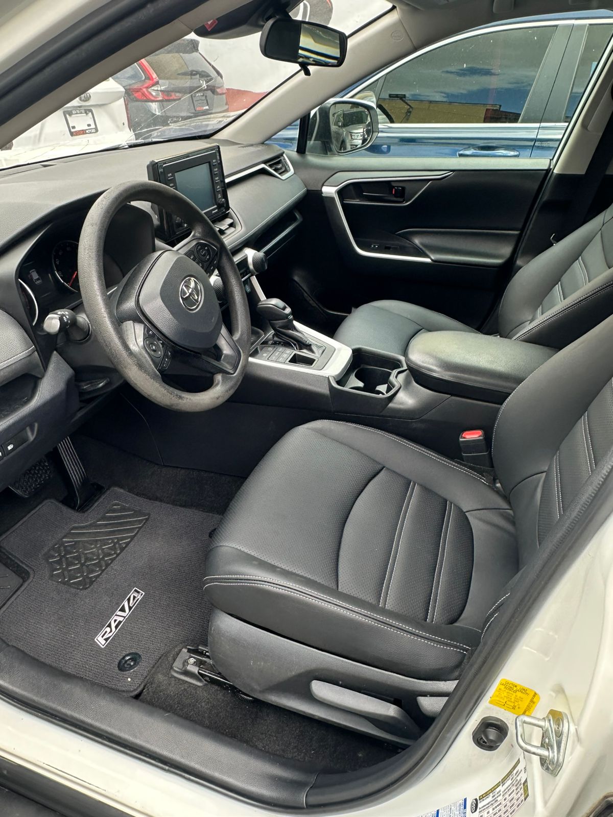 Toyota Rav4 LE 2020 Foto 7313530-6.jpg