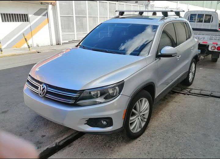Volkswagen Tiguan SE Turbo 4WD 15  Foto 7313596-3.jpg
