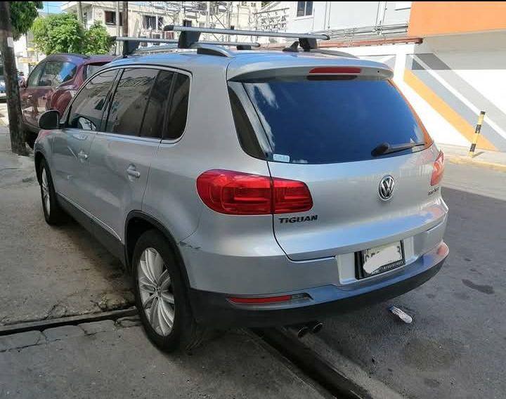 Volkswagen Tiguan SE Turbo 4WD 15  Foto 7313596-5.jpg