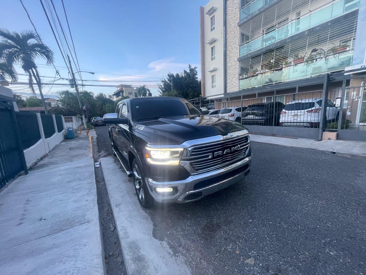 RAM 1500 LARAMIE Foto 7313669-3.jpg