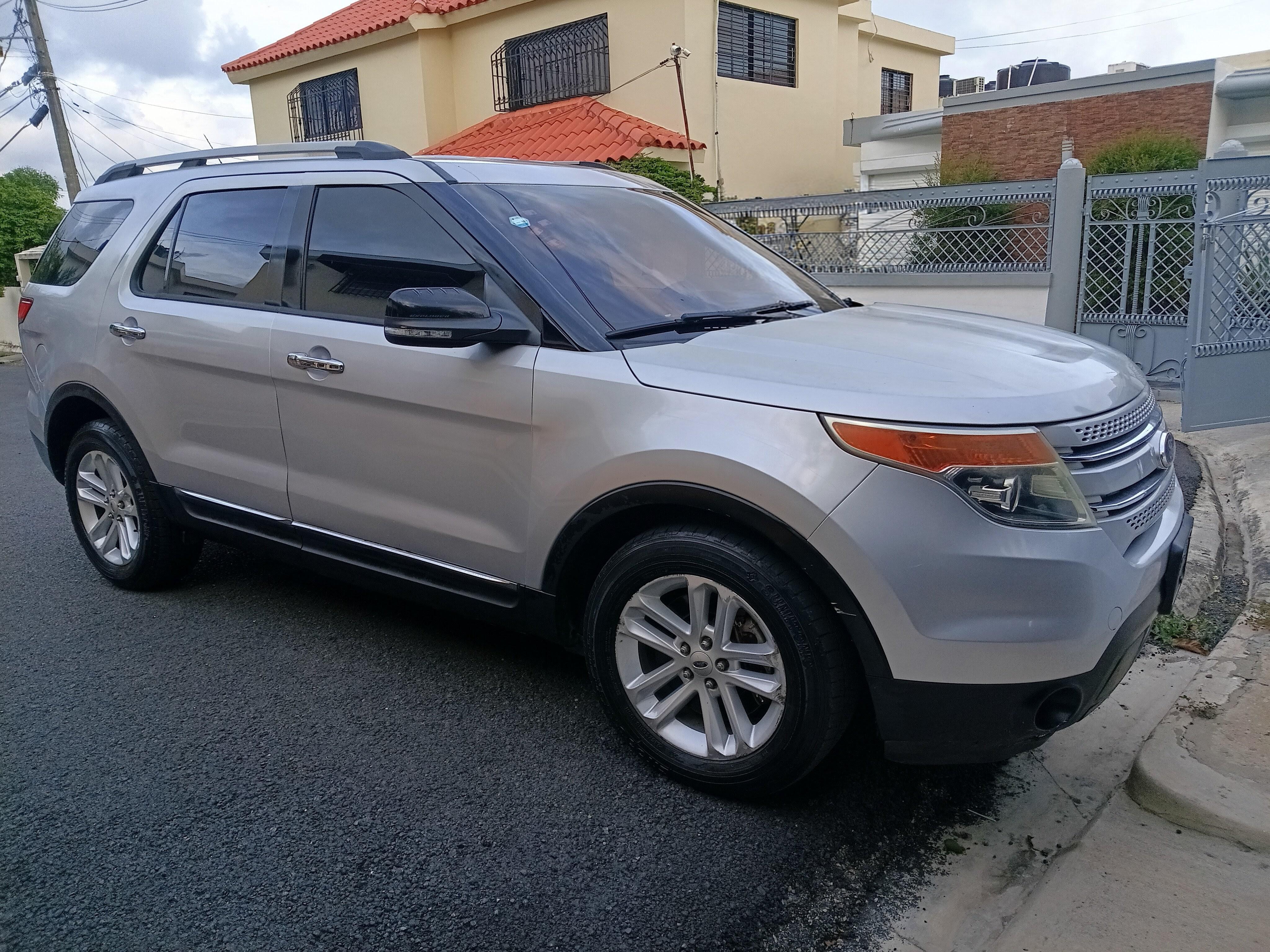 Ford Explorer XLT de la Casa 3 Filas de Asientos 14 Foto 7313675-2.jpg