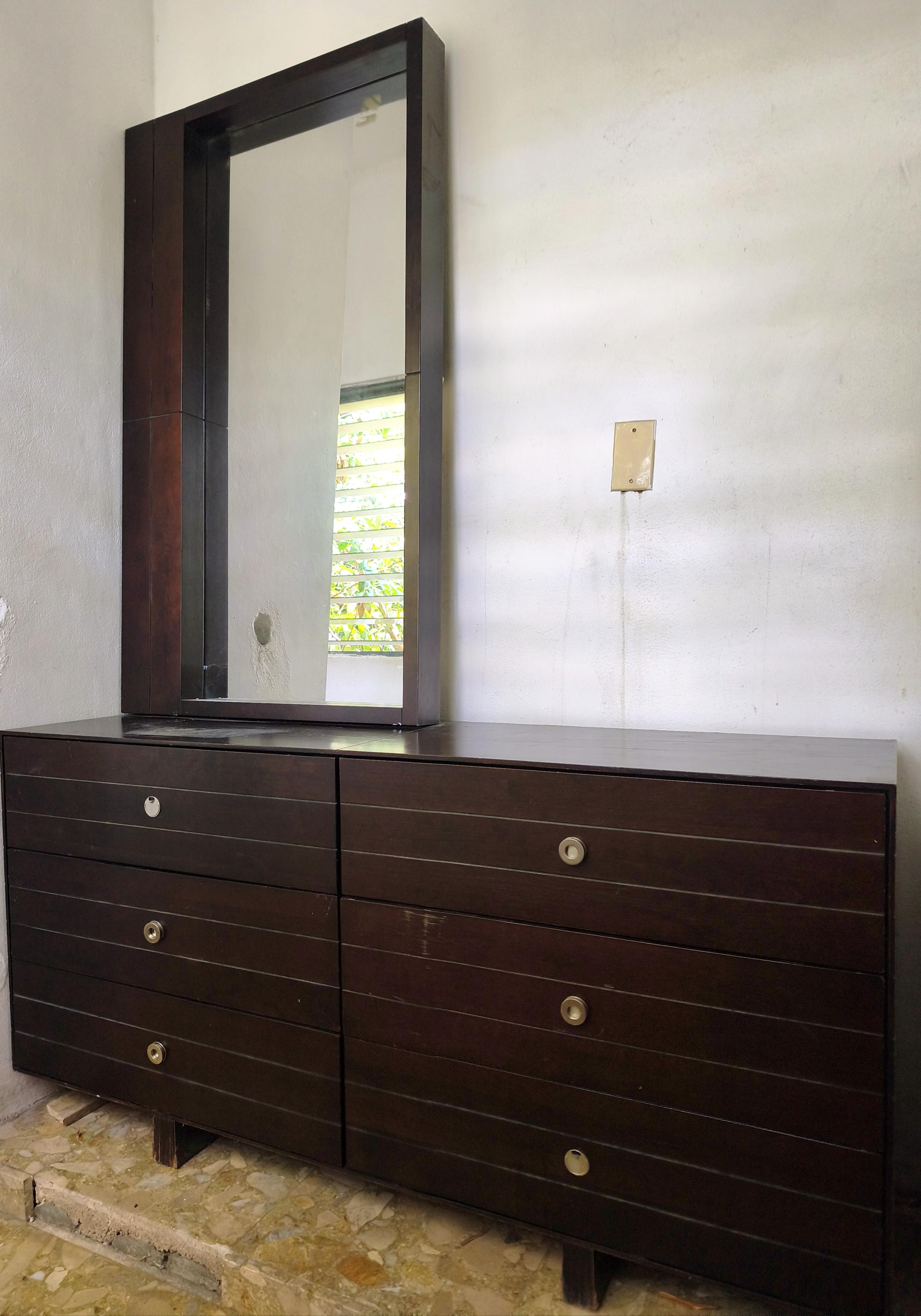 Venta de tocador de 6 gavetas con su espejo comprado hace un año en Il Foto 7313678-2.jpg