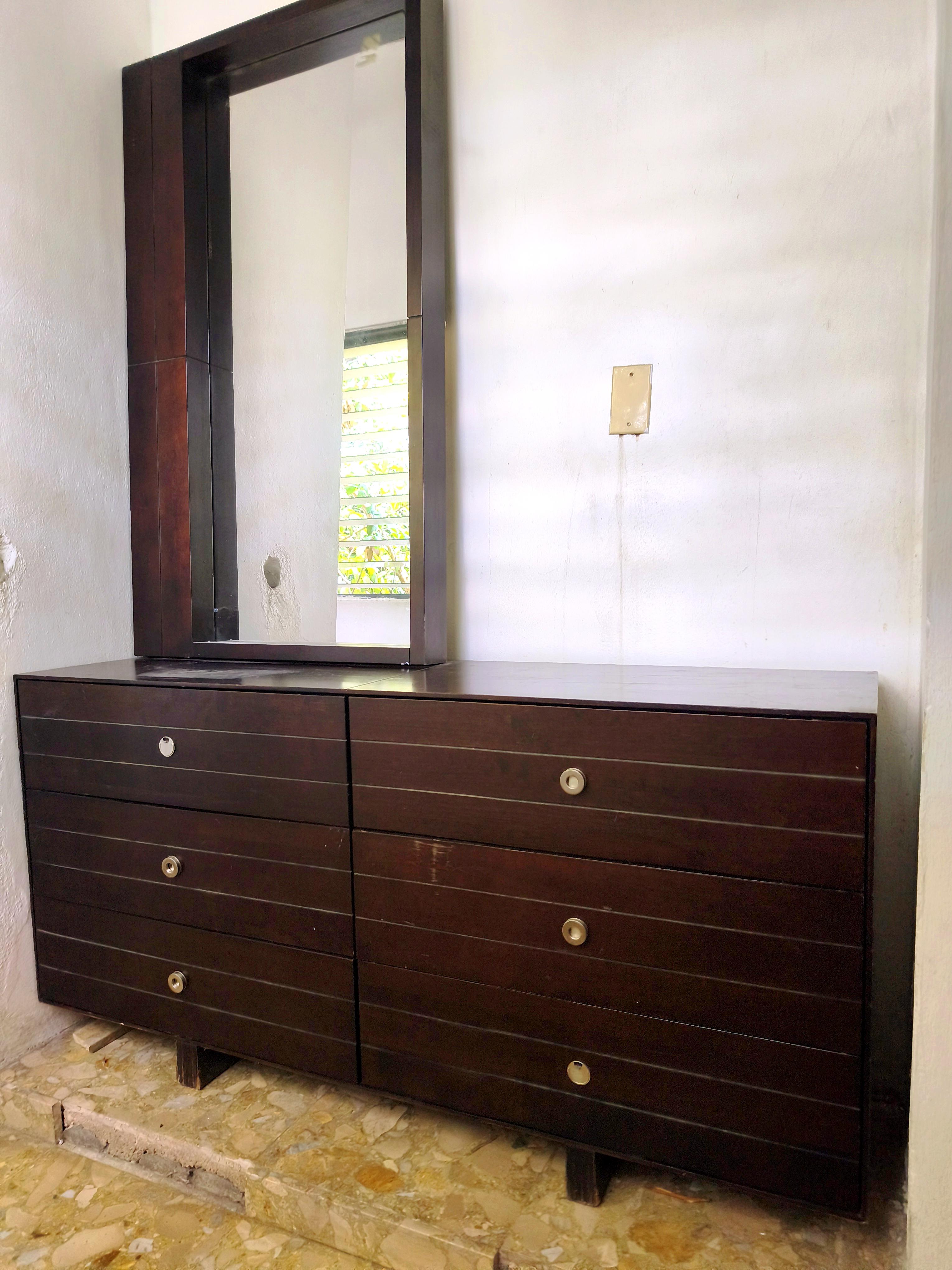 Venta de tocador de 6 gavetas con su espejo comprado hace un año en Il Foto 7313678-3.jpg