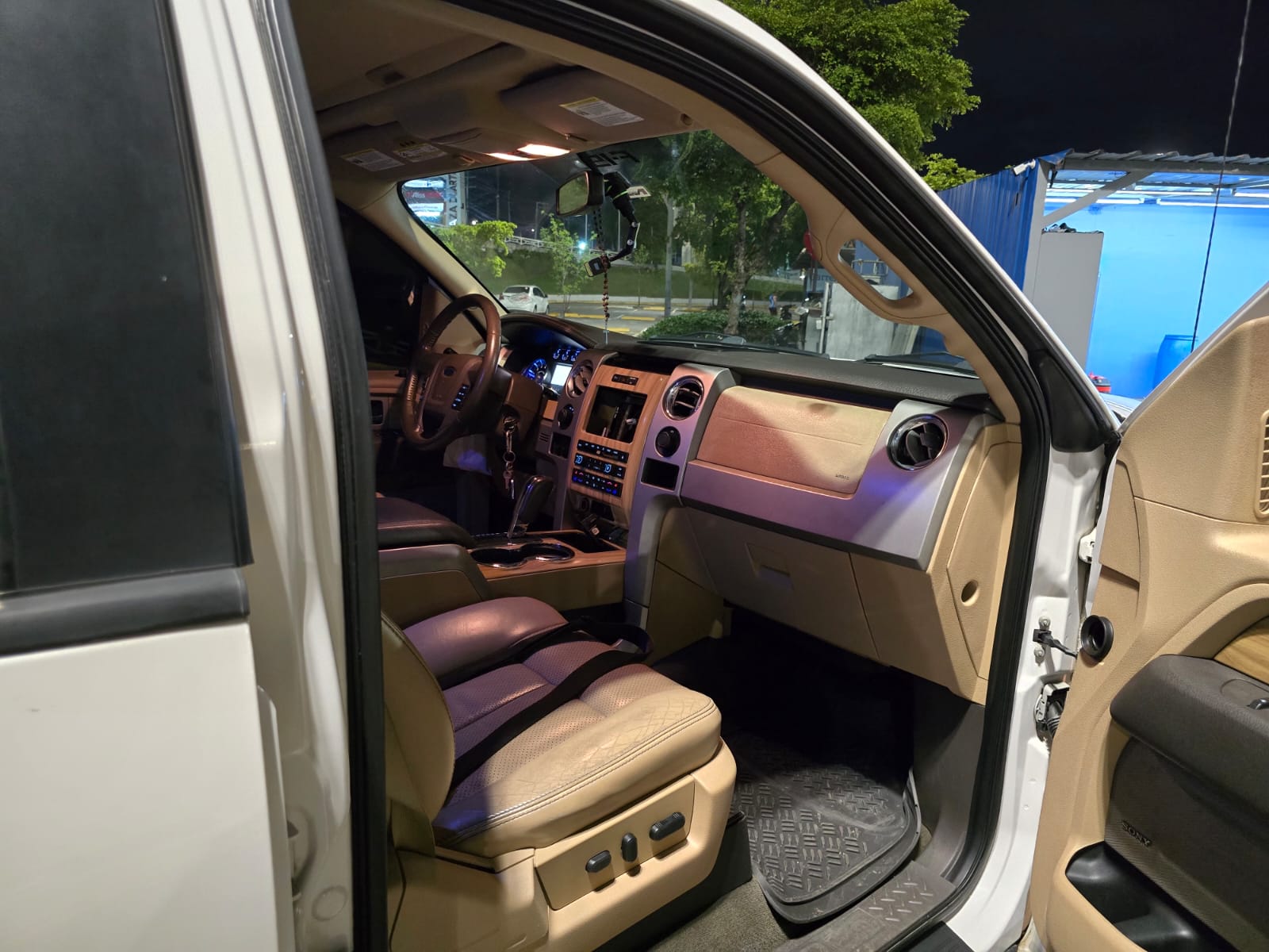 Ford Lariat Doble Cabina 4WD 11  Foto 7313737-8.jpg