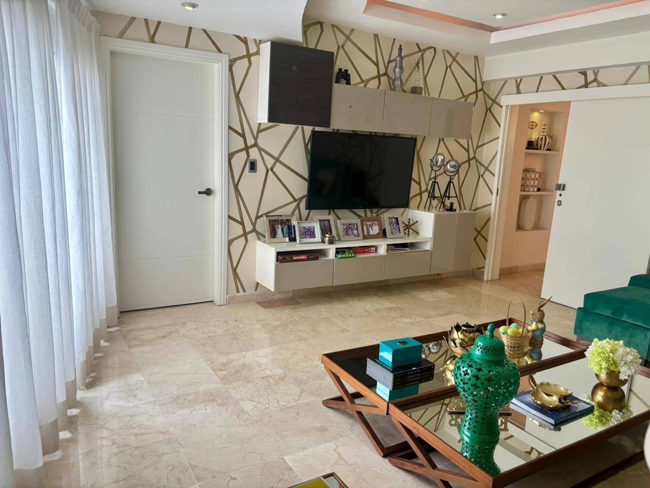 Descubre este espectacular apartamento en Naco en piso alto Foto 7313862-1.jpg