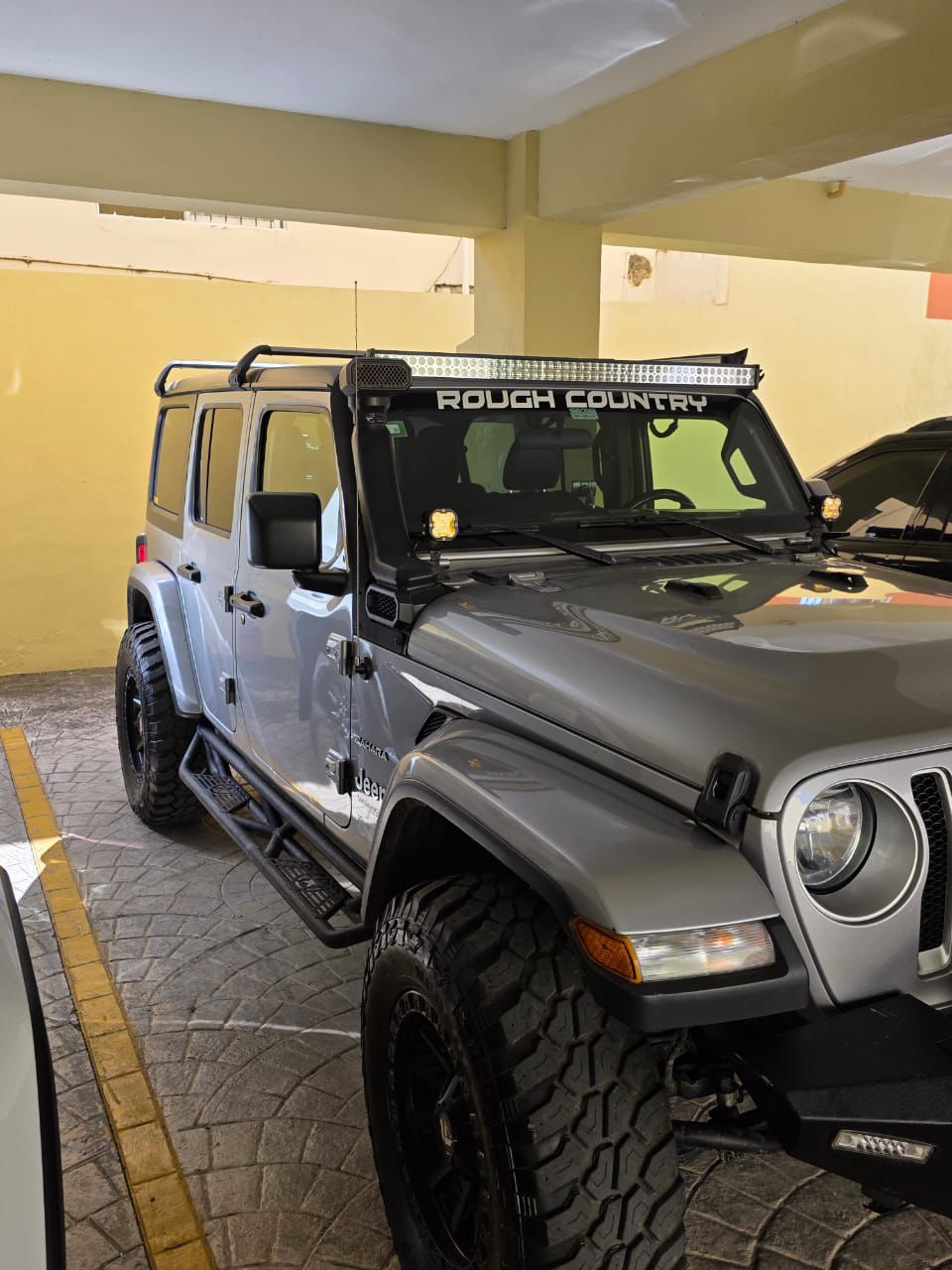 Jeep Wrangler Sahara 4WD 19  Foto 7313885-3.jpg