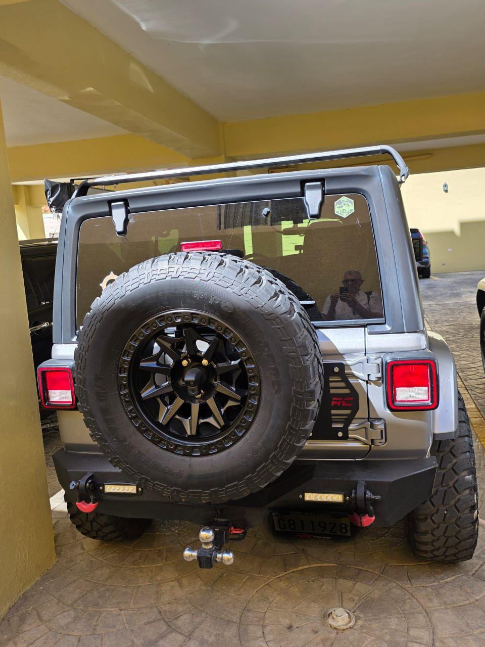 Jeep Wrangler Sahara 4WD 19  Foto 7313885-4.jpg