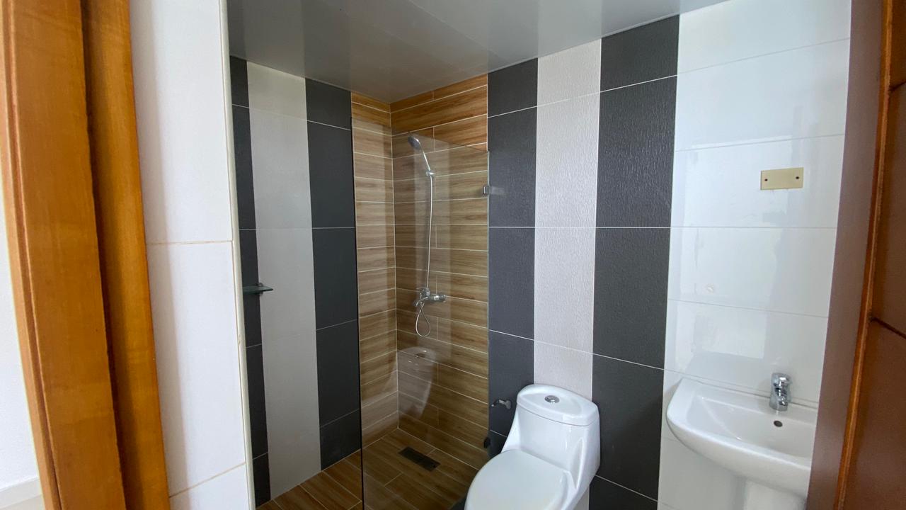 Vendo Penthouse en los corales de sur  4to piso  3 habitaciones princi Foto 7313894-3.jpg